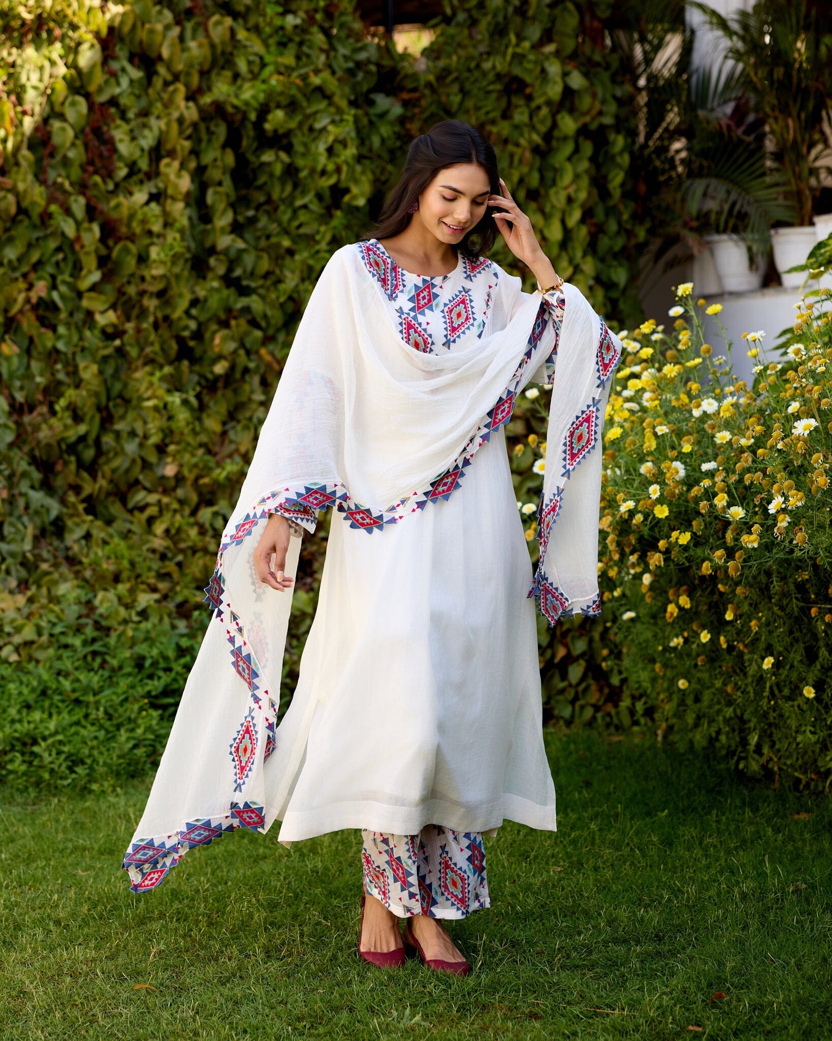 FREE FLOWER CHILD-SET OF 3( KURTA, PANT & DUPATTA) Naaz By Noor