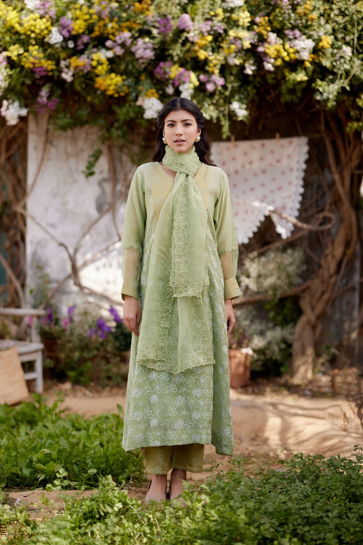 GREEN LADY'S MANTLE fields -set of 3(kurta, pant & dupatta) Naaz By Noor