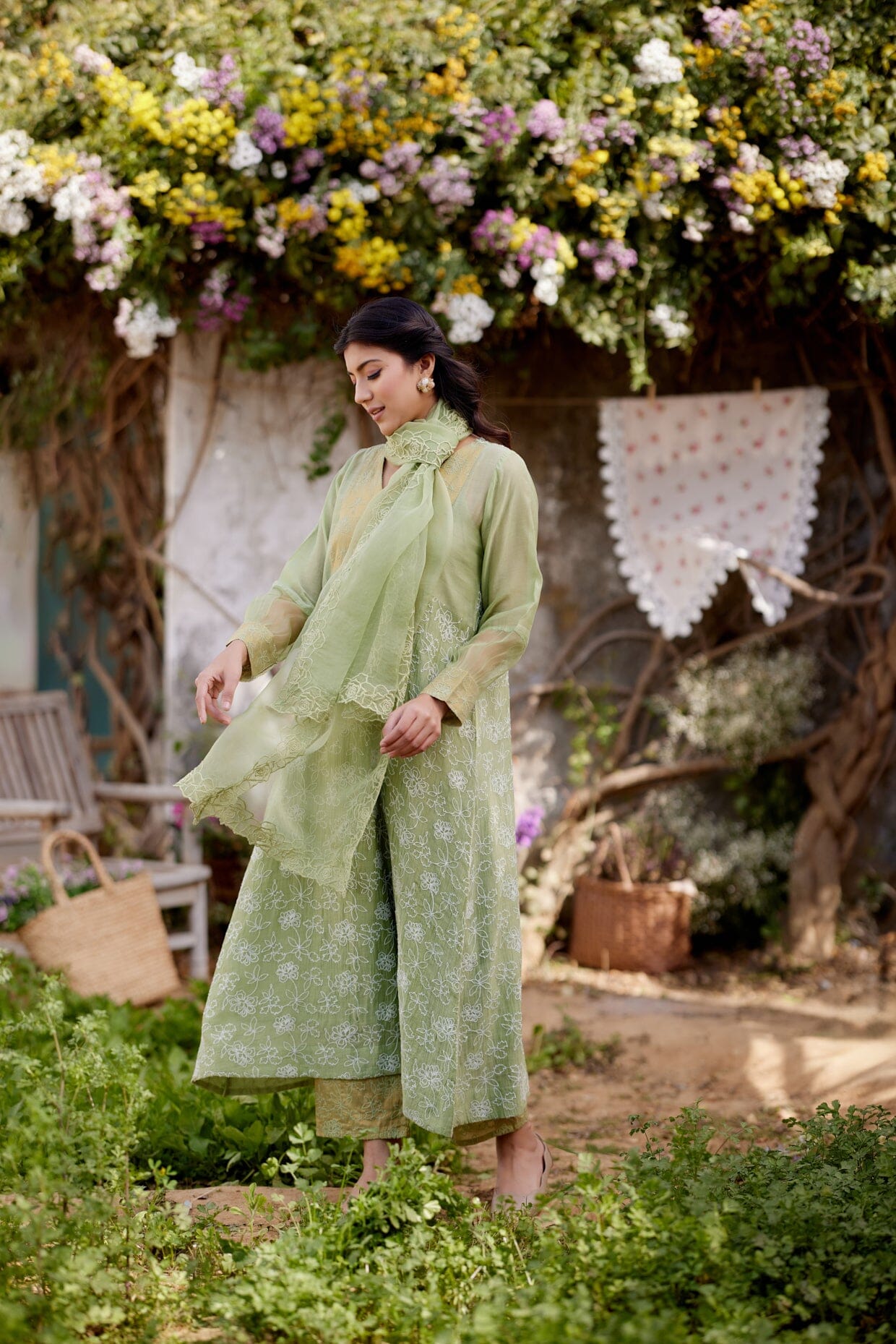 GREEN LADY'S MANTLE fields -set of 3(kurta, pant & dupatta) Naaz By Noor