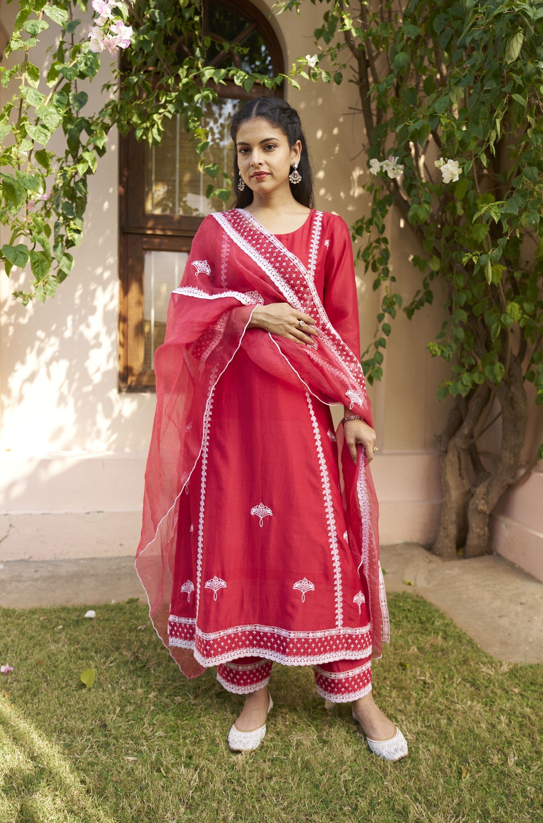 kikli red & white- set of 3(kurta,pant & dupatta) Naaz By Noor
