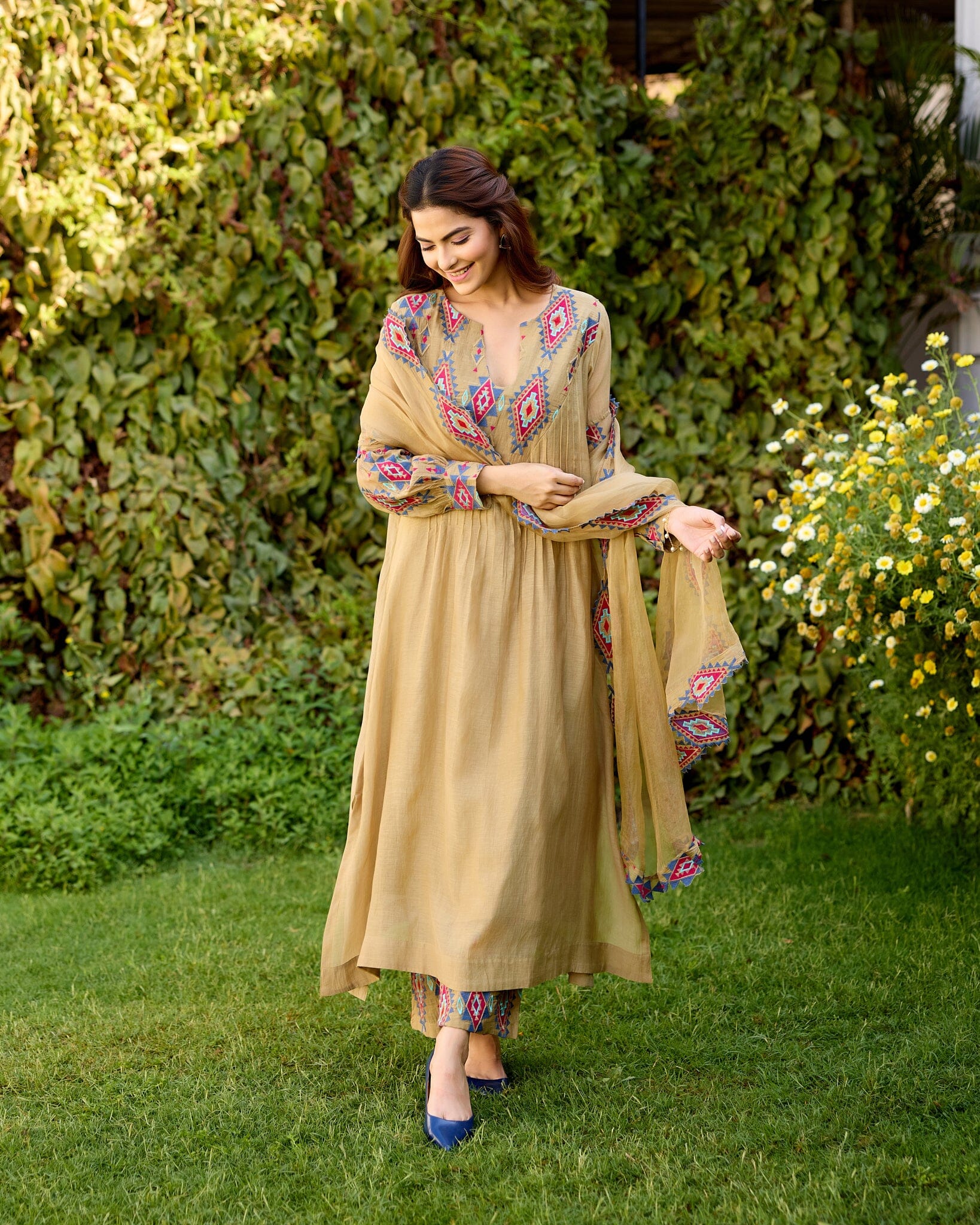 SPIRITED FLOWER CHILD- SET OF 3( KURTA,PANT & DUPATTA) Naaz By Noor