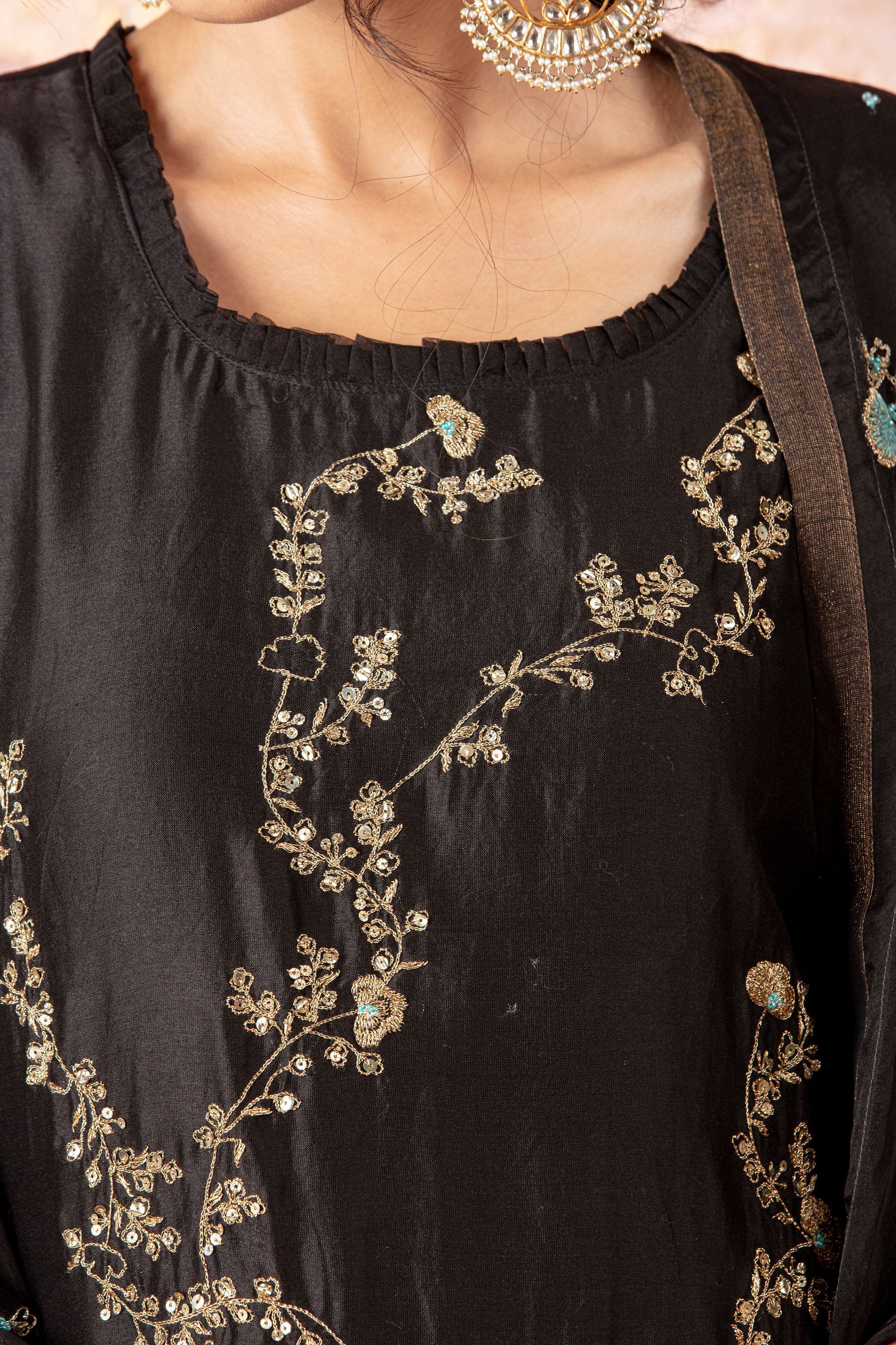 Black Straight KurtaSet With Organza Dupatta - Naaz By Noor