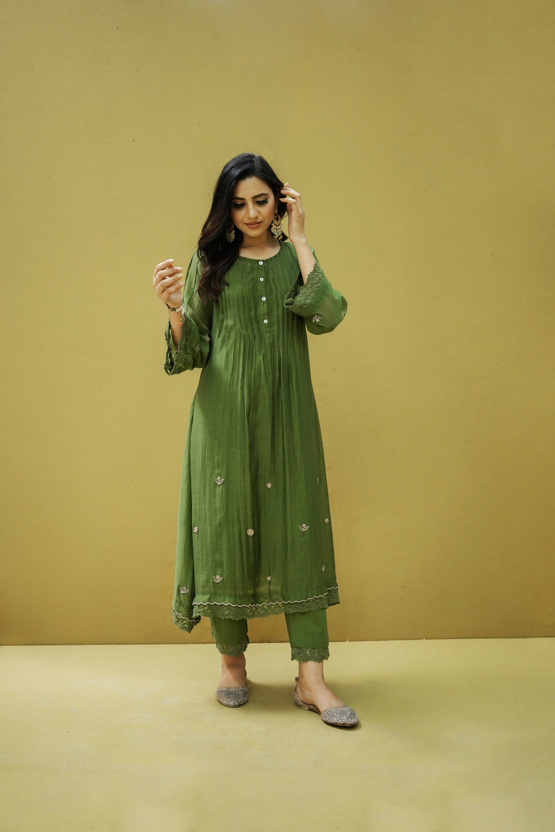 goonj( basil green)-set of 2- kurta with pant Naaz By Noor