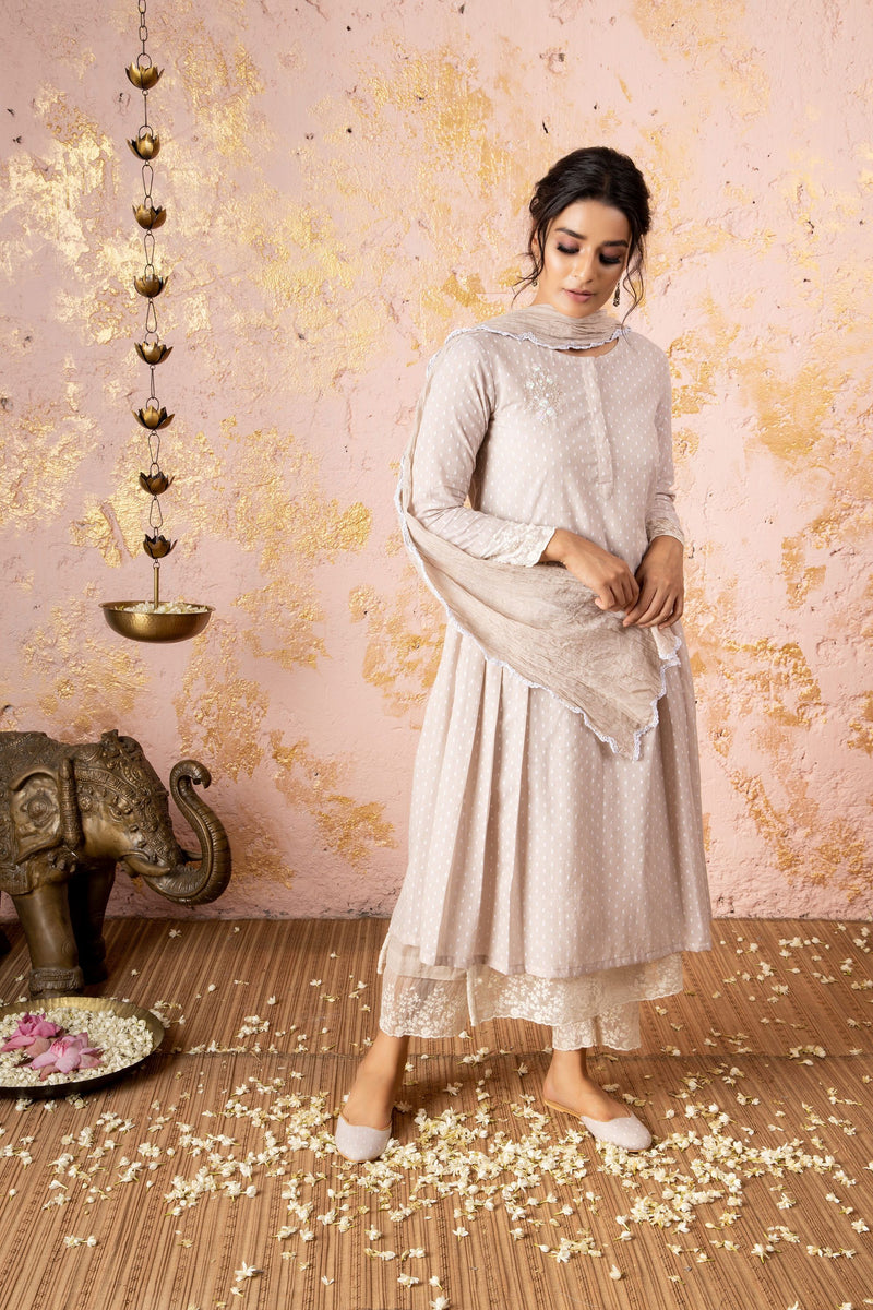Grey And White Pleated Kurta With Straight Pants And Stole - Naaz By Noor