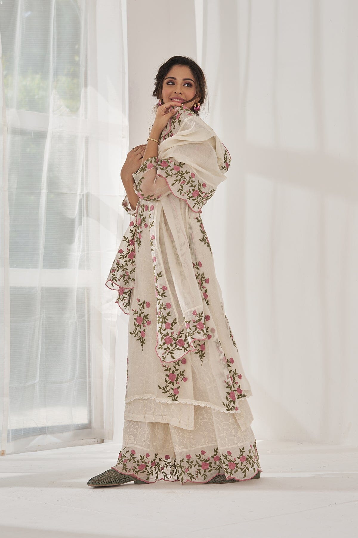 GULABSA BAANO-set of 3 ( kurta,sharara & dupatta) Naaz By Noor
