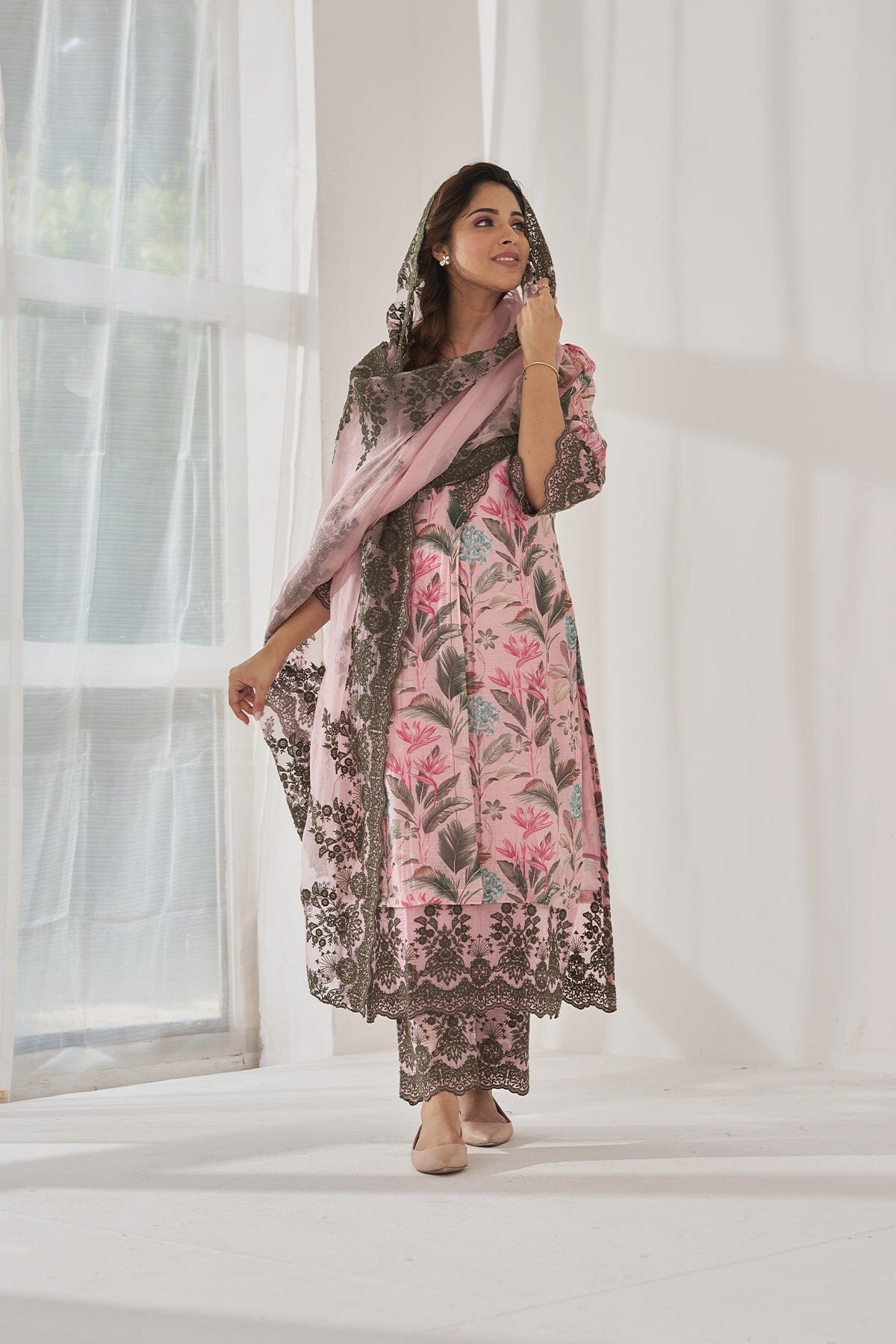 GULSHAN BAANO-set of 3( kurta,pant&dupatta) Naaz By Noor