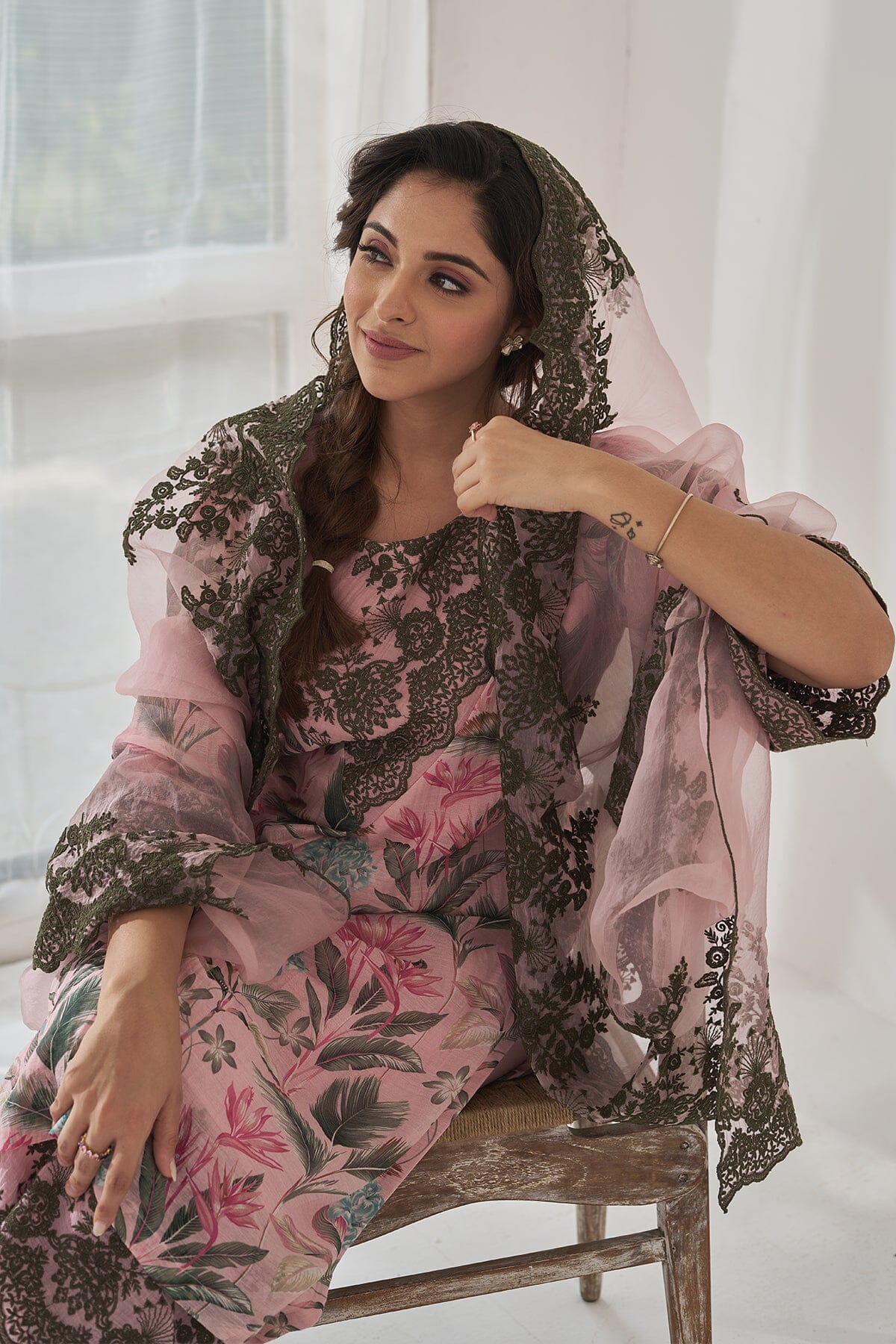 GULSHAN BAANO-set of 3( kurta,pant&dupatta) Naaz By Noor