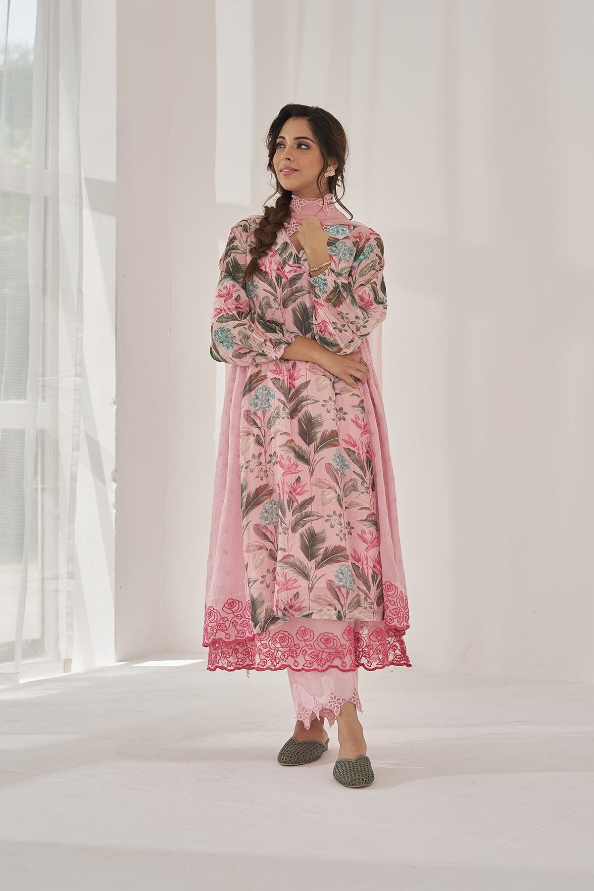 GULSHAN BAANO- set of 3(V-neck kurta, pant& dupatta) Naaz By Noor