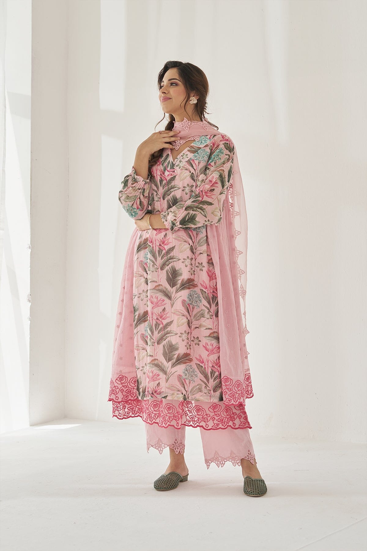 GULSHAN BAANO- set of 3(V-neck kurta, pant& dupatta) Naaz By Noor