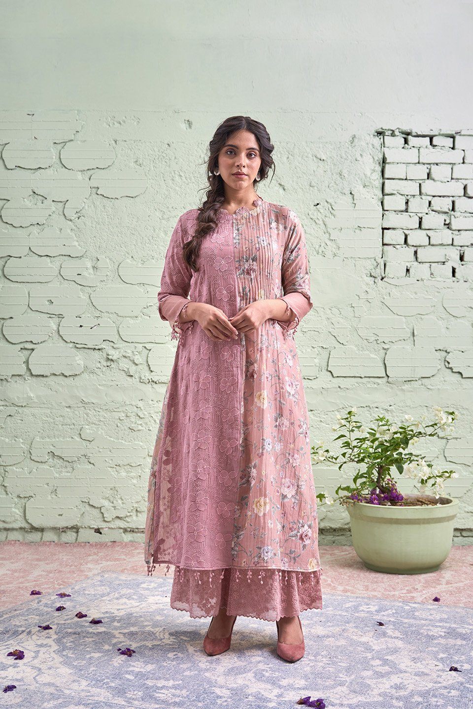 JAMUN ki tokri ( halki gulabi)- set of 2- kurta, pant Naaz By Noor