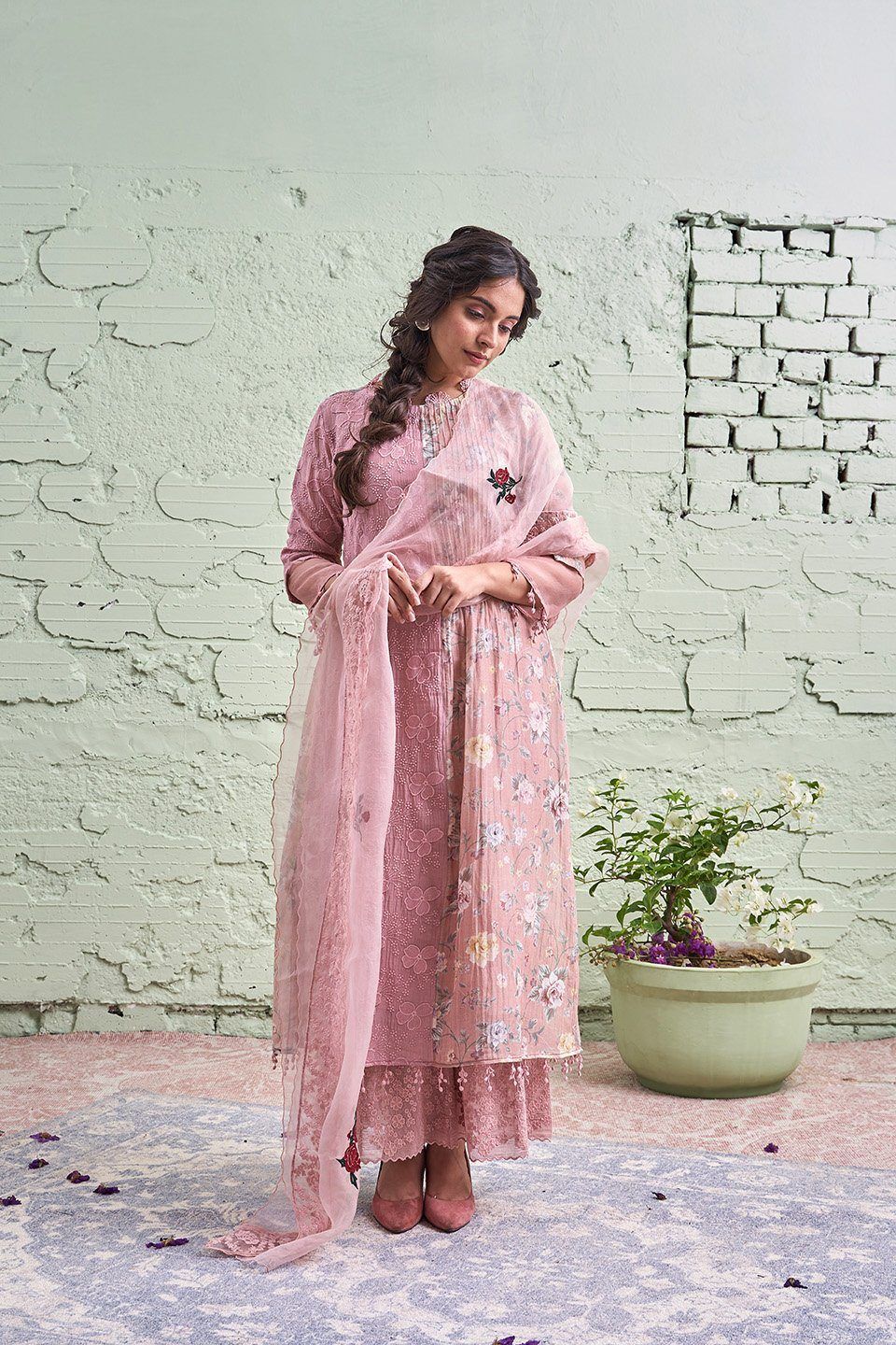 JAMUN ki tokri ( halki gulabi)- set of 2- kurta, pant Naaz By Noor