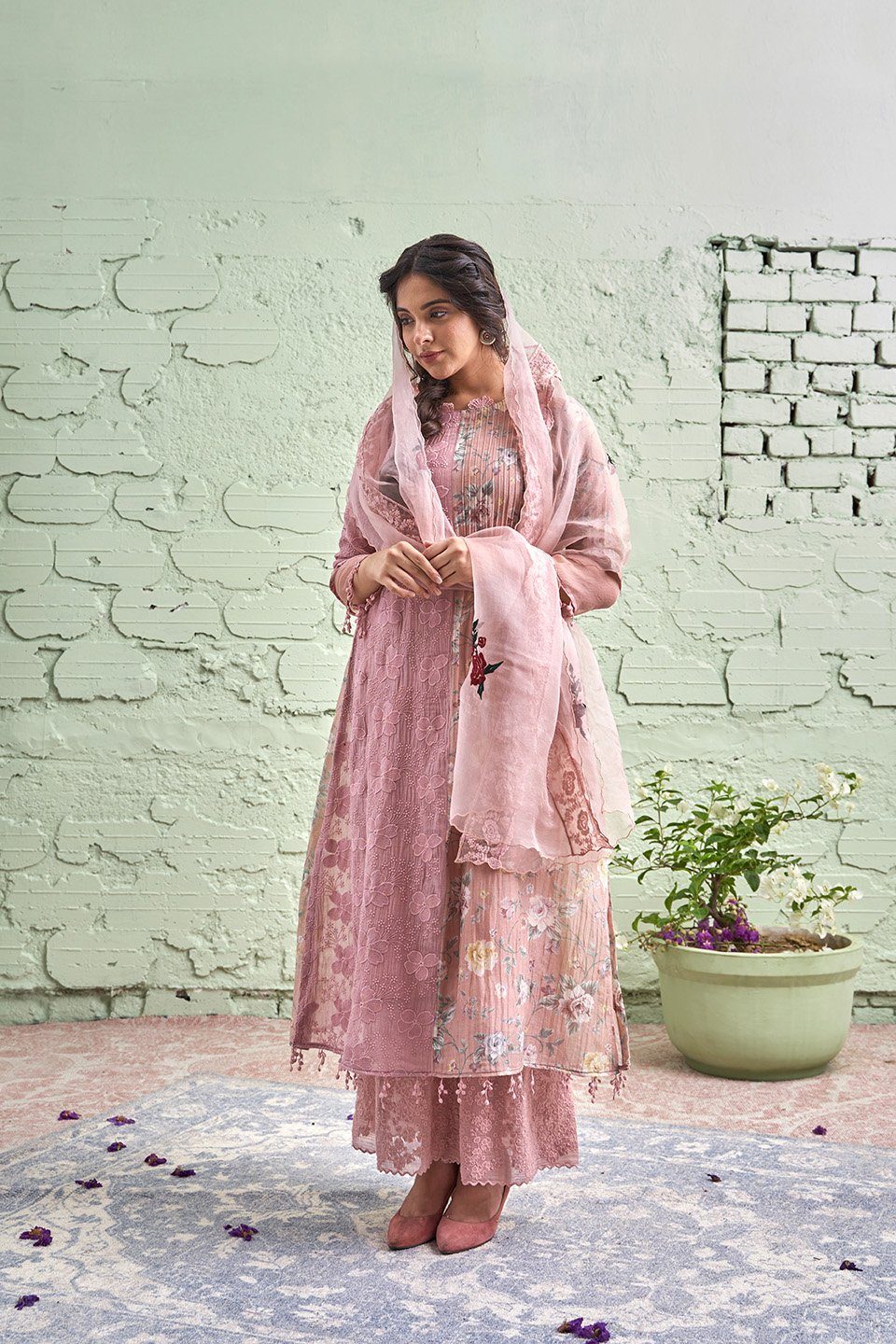 JAMUN ki tokri ( halki gulabi)- set of 3- kurta, pant & dupatta Naaz By Noor