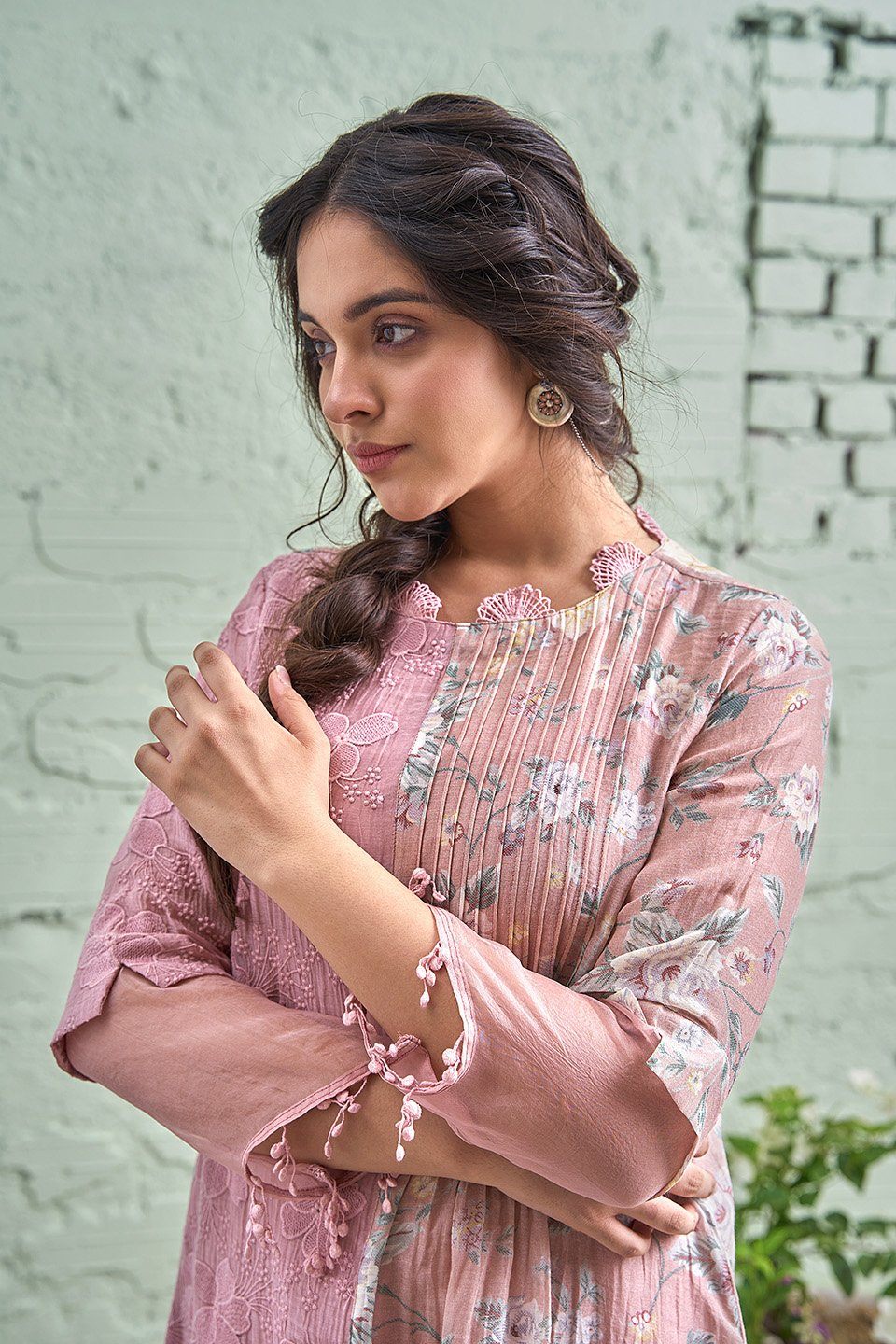 JAMUN ki tokri ( halki gulabi)- set of 3- kurta, pant & dupatta Naaz By Noor
