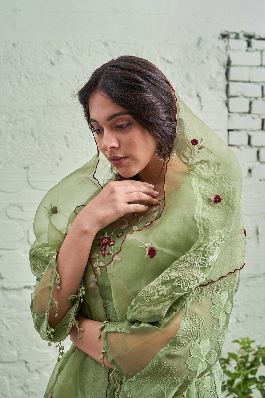 JAMUN ki tokri ( hari)- set of 3- kurta, pant & dupatta Naaz By Noor