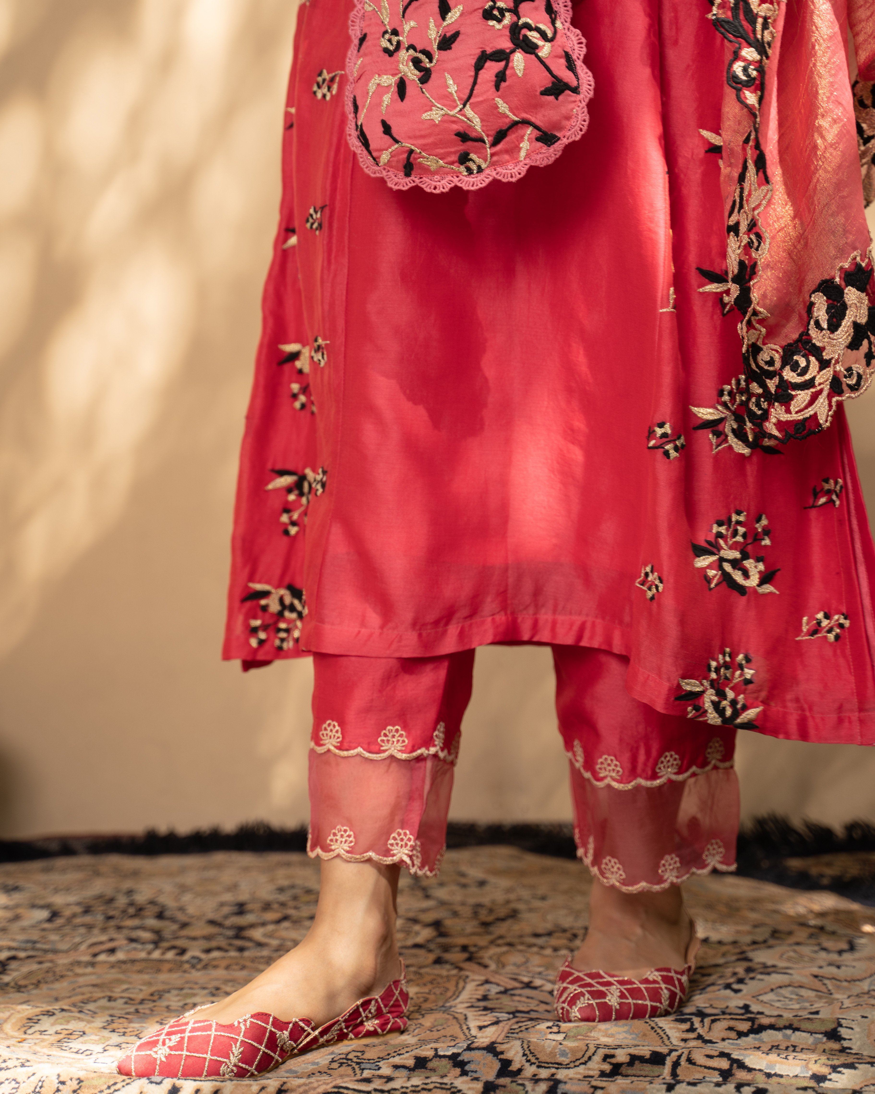 KISHMISH (gulabi mithaas)- set of 3 - kurta, pant& dupatta Naaz By Noor