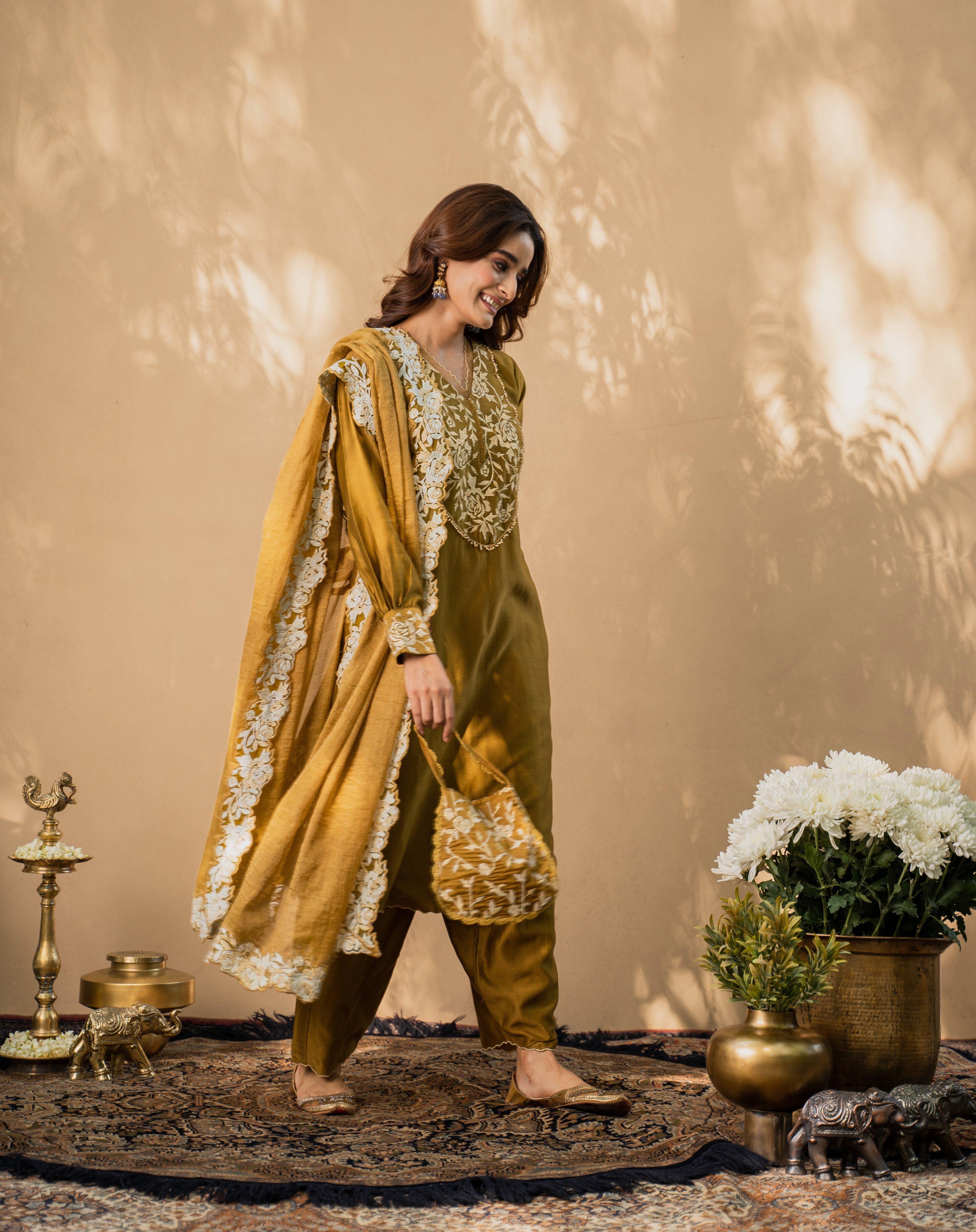 KISHMISH( meethi sauf)- set of 3- kurta, pant & dupatta Naaz By Noor