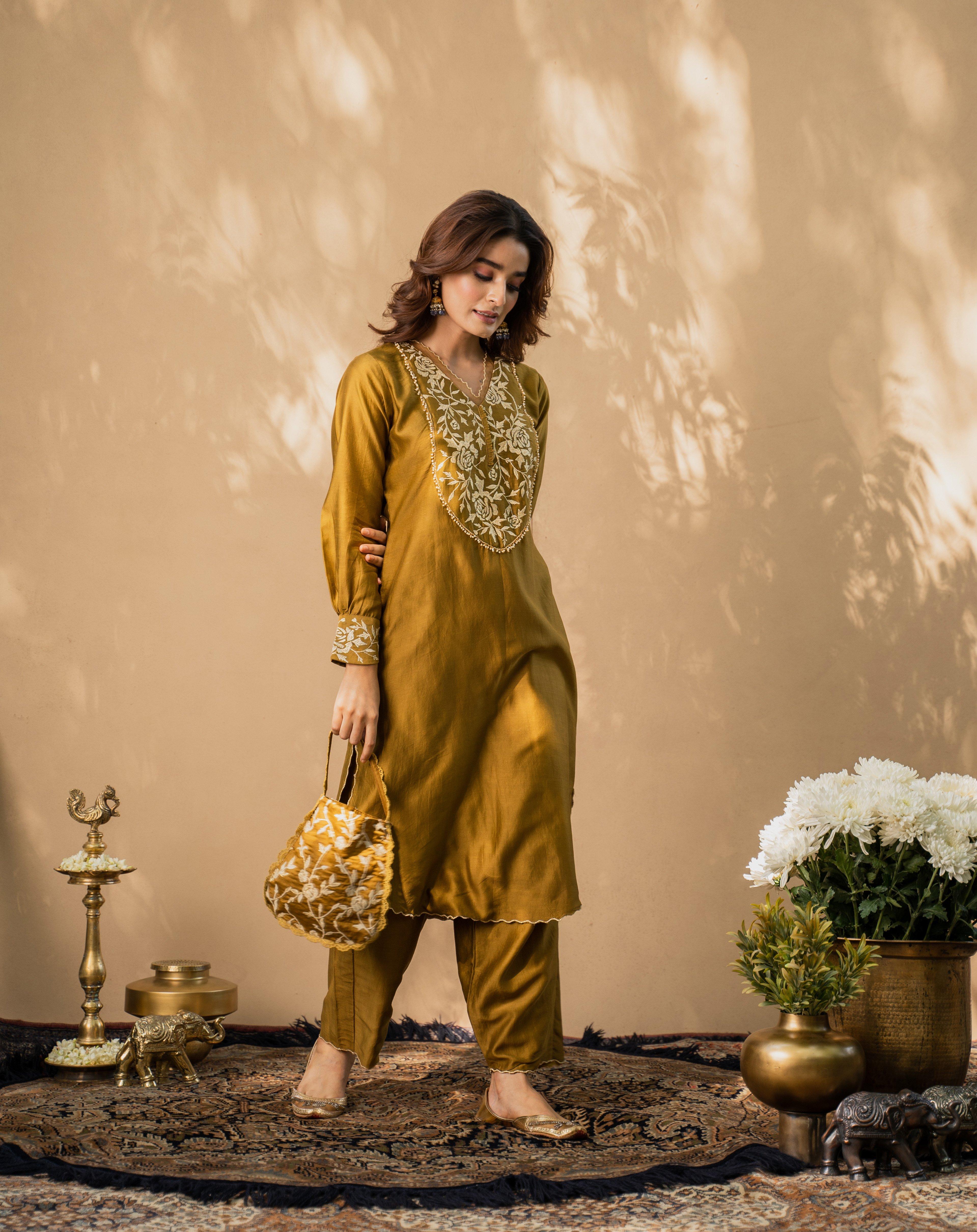 KISHMISH( meethi sauf)- set of 3- kurta, pant & dupatta Naaz By Noor