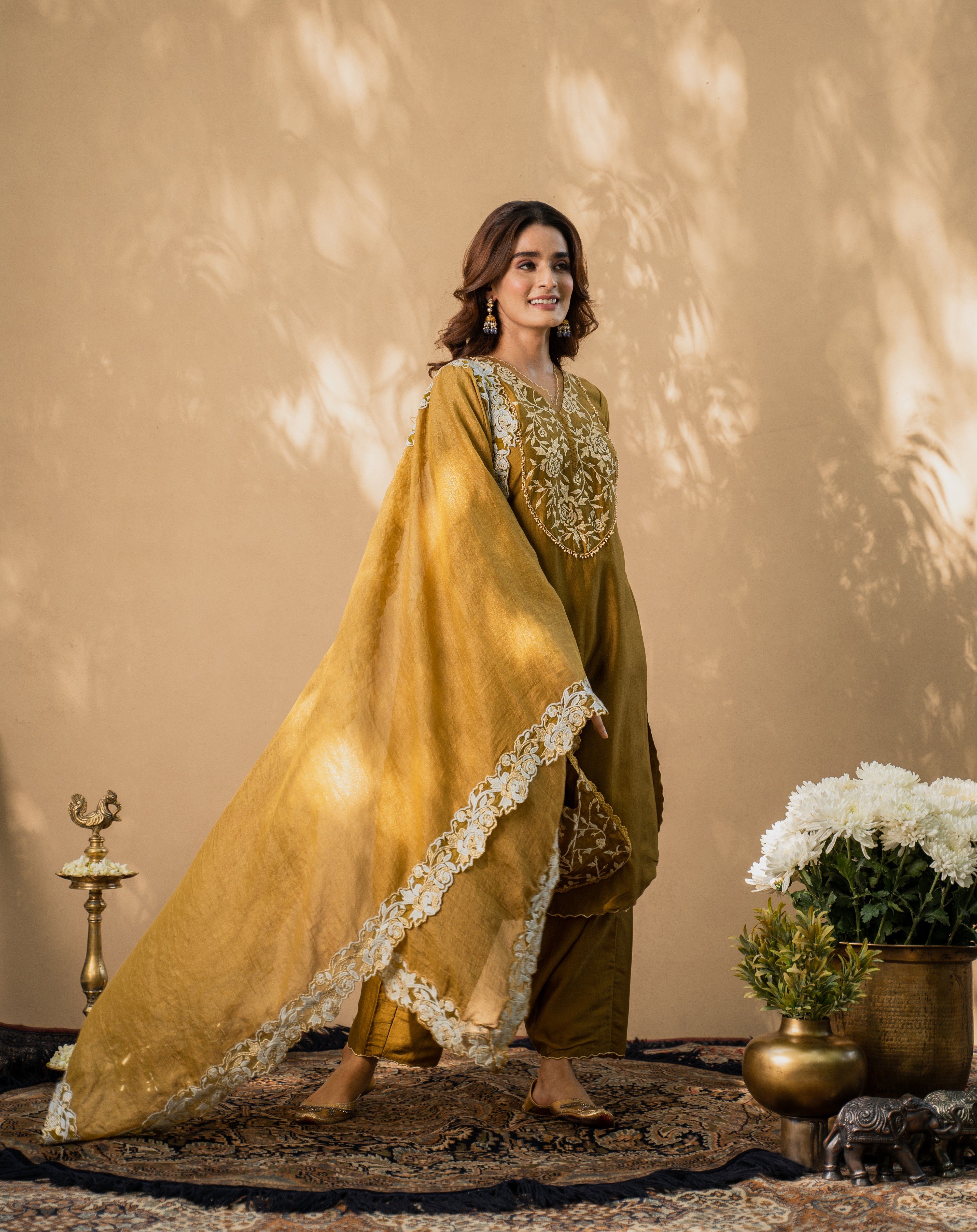 KISHMISH( meethi sauf)- set of 3- kurta, pant & dupatta Naaz By Noor
