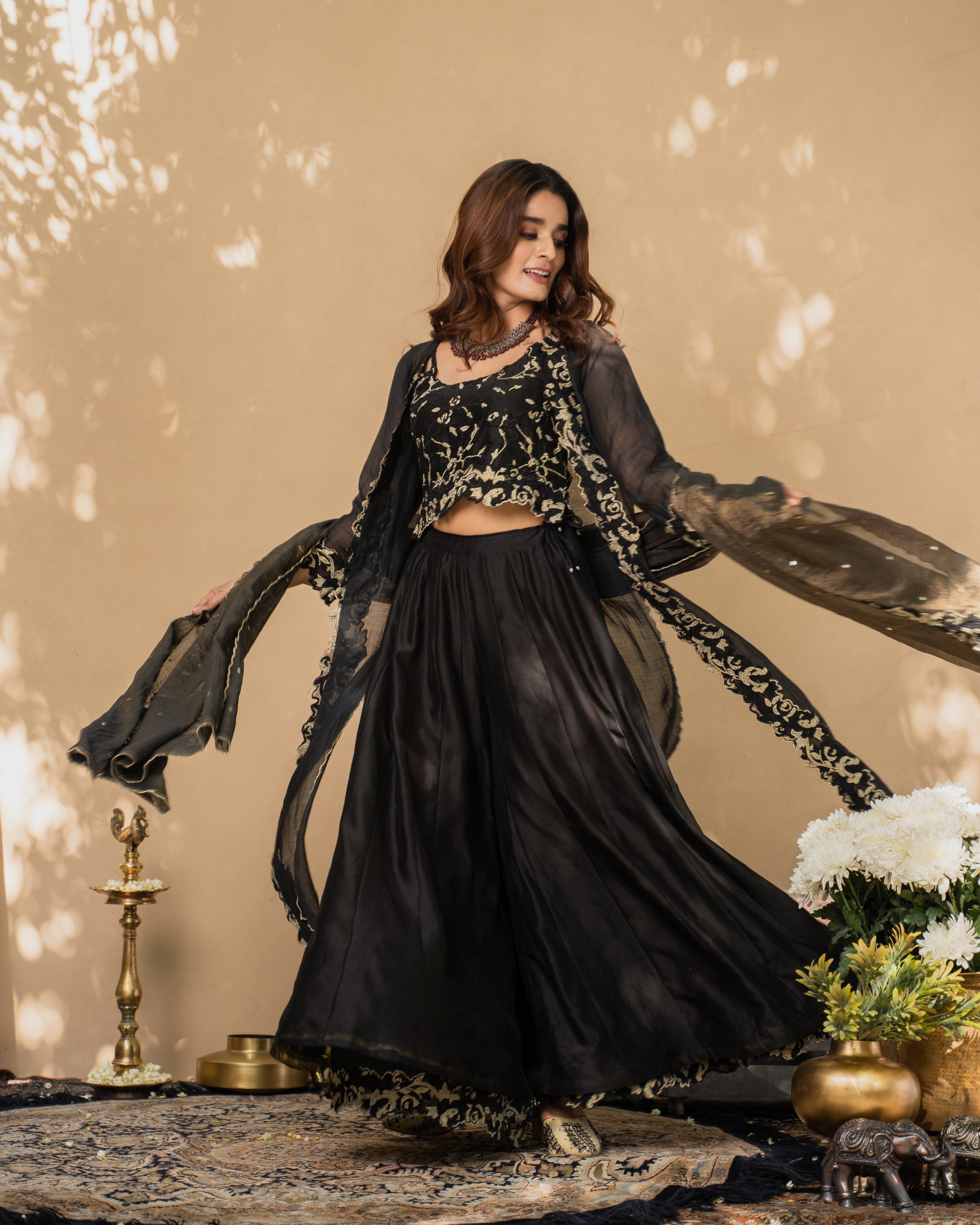 KISHMISH(kaali kishmish)-set of 3- crop top, sharara & cape Naaz By Noor