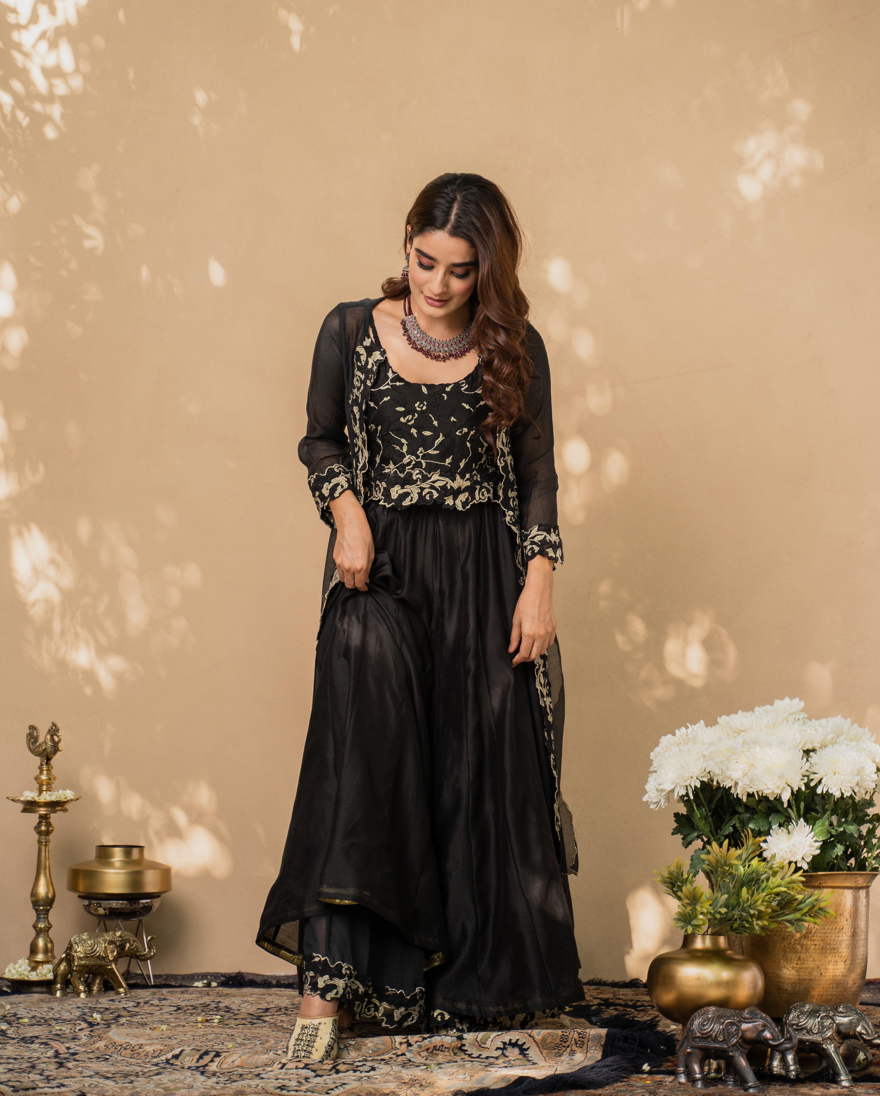 KISHMISH(kaali kishmish)-set of 3- crop top, sharara & cape Naaz By Noor