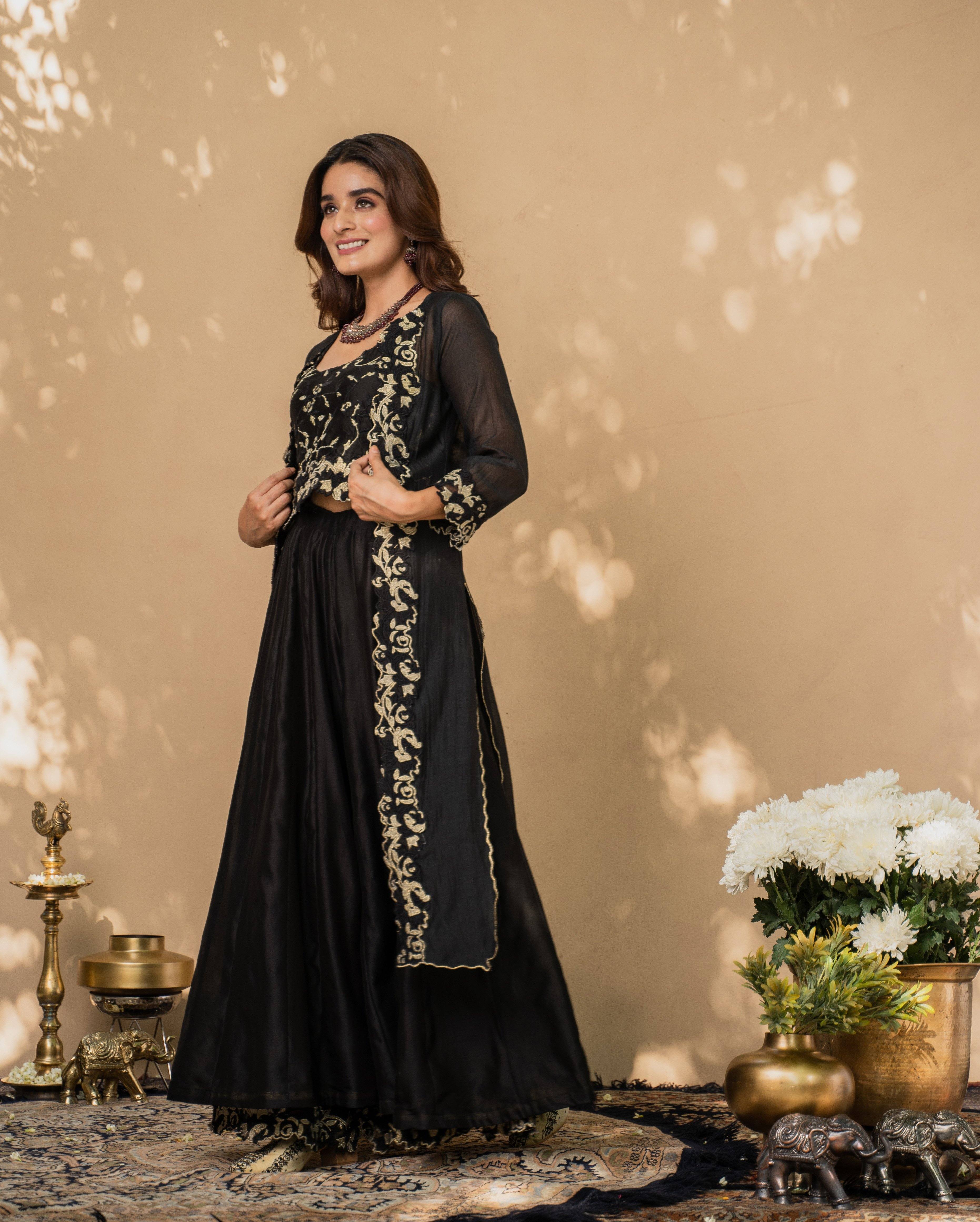 KISHMISH(kaali kishmish)-set of 3- crop top, sharara & cape Naaz By Noor