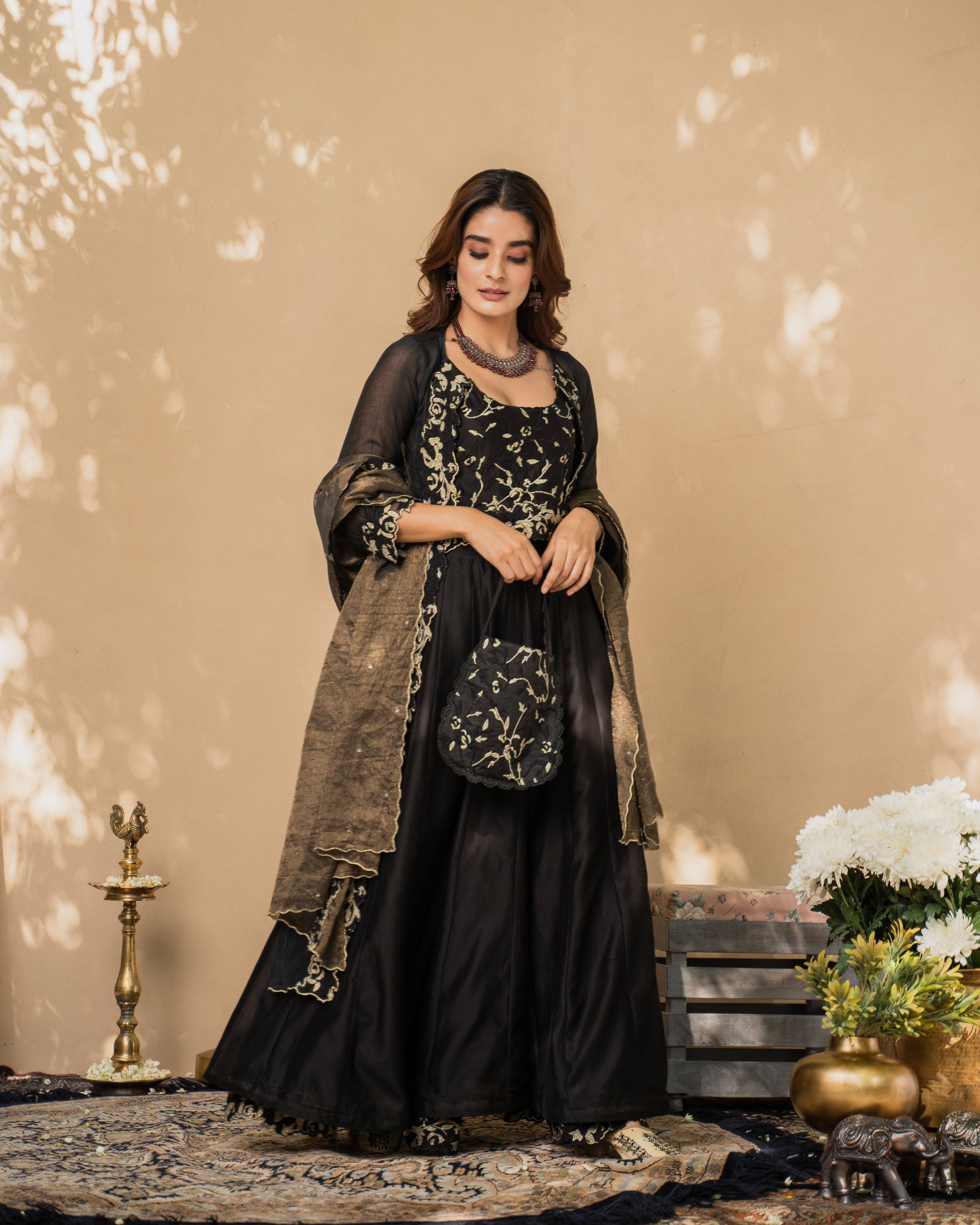 KISHMISH(kaali kishmish)-set of 3- crop top, sharara & cape Naaz By Noor