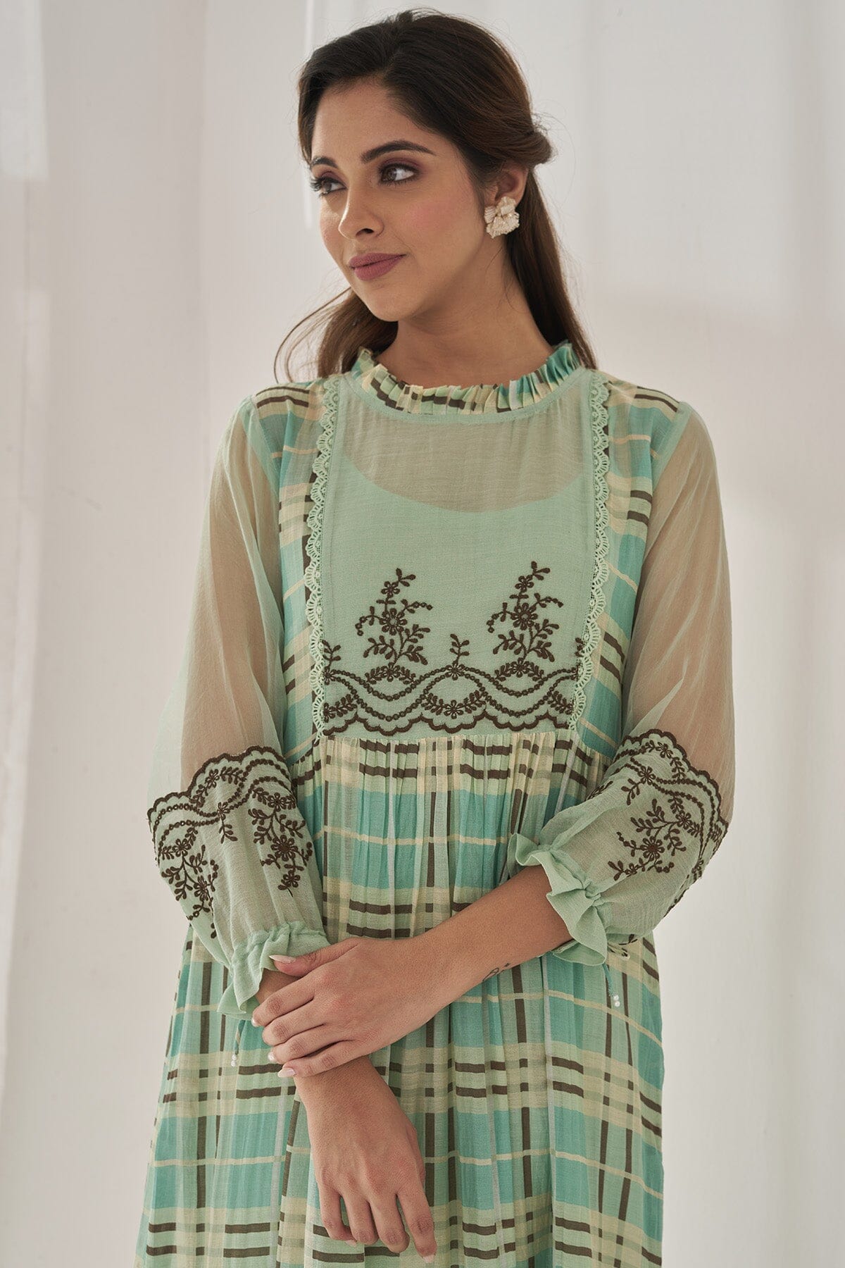 NEHER BAANO- set of 2( kurta & pant) Naaz By Noor
