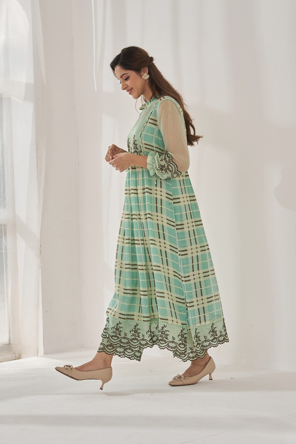 NEHER BAANO- set of 2( kurta & pant) Naaz By Noor