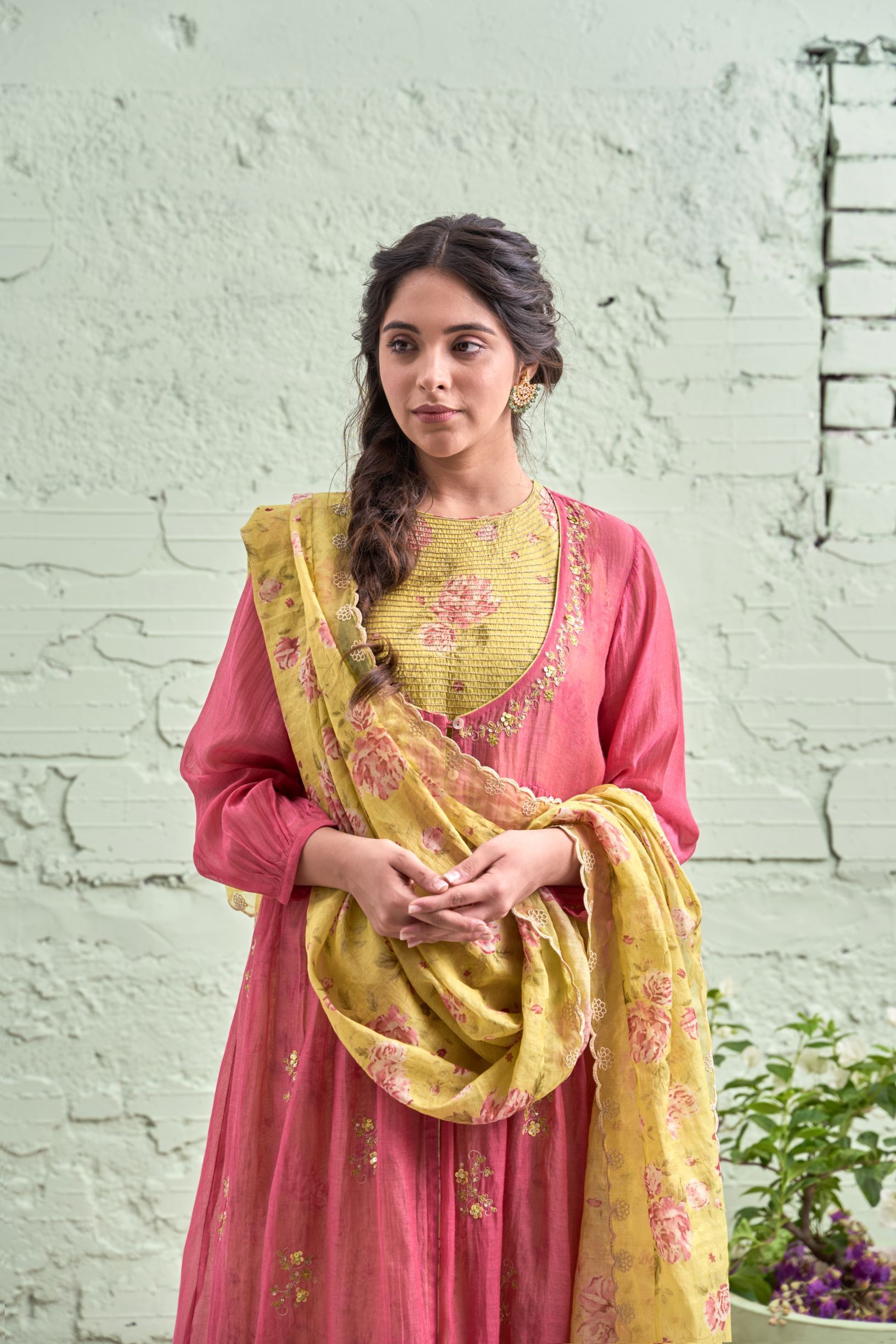 RAKHI- tyohaar ki thali gulabi- set of 4- kurta, pant, dupatta, overlay Naaz By Noor