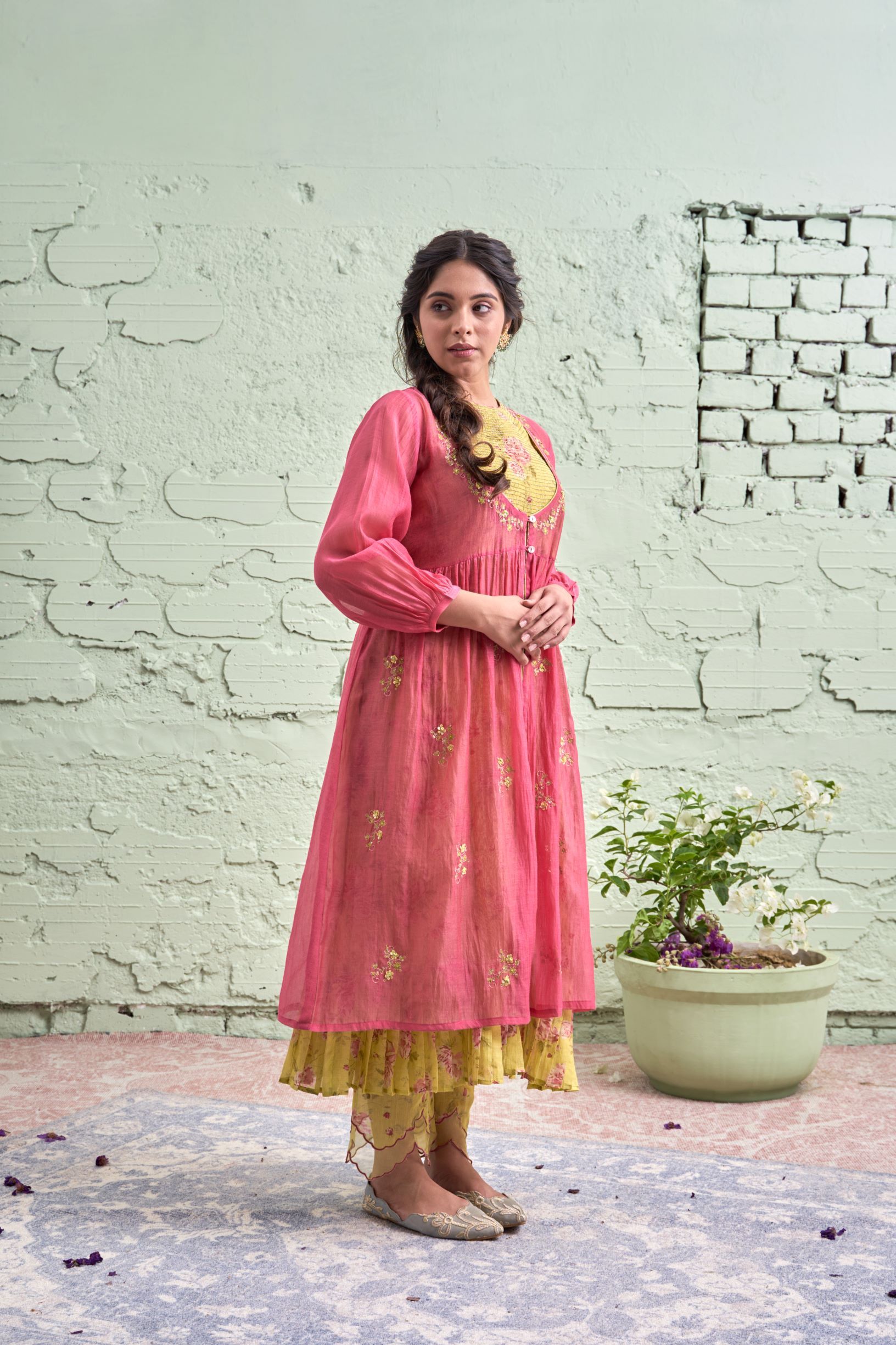 RAKHI- tyohaar ki thali gulabi- set of 4- kurta, pant, dupatta, overlay Naaz By Noor