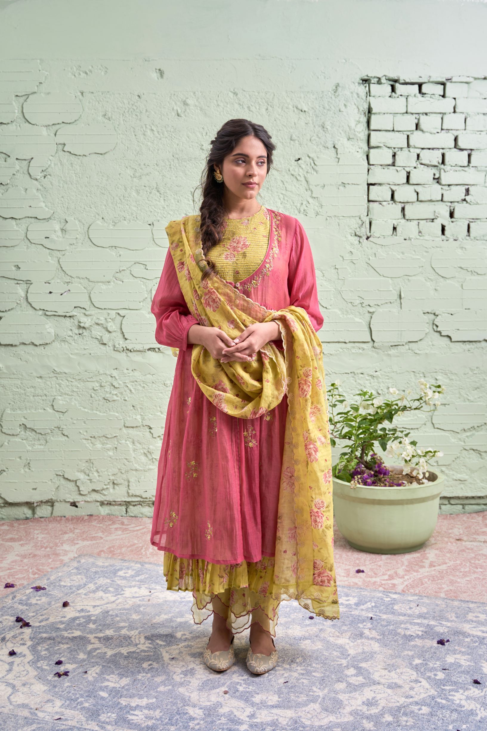 RAKHI- tyohaar ki thali gulabi- set of 4- kurta, pant, dupatta, overlay Naaz By Noor