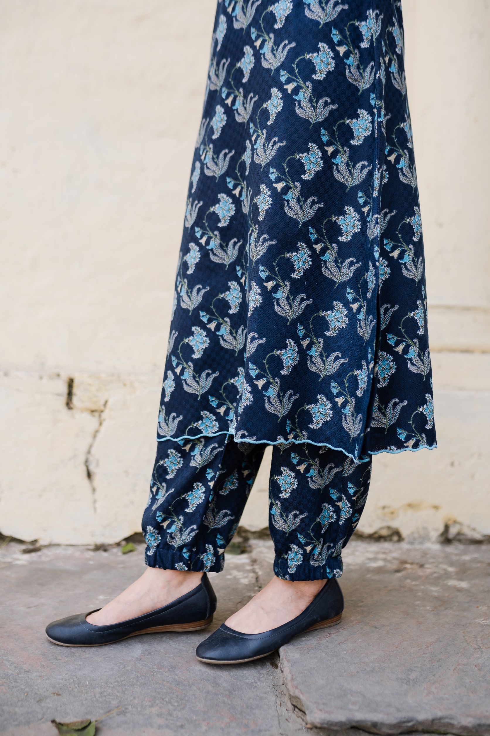 SUBAH DEEP BLUE POCKET SET- SET OF 2 Naaz By Noor