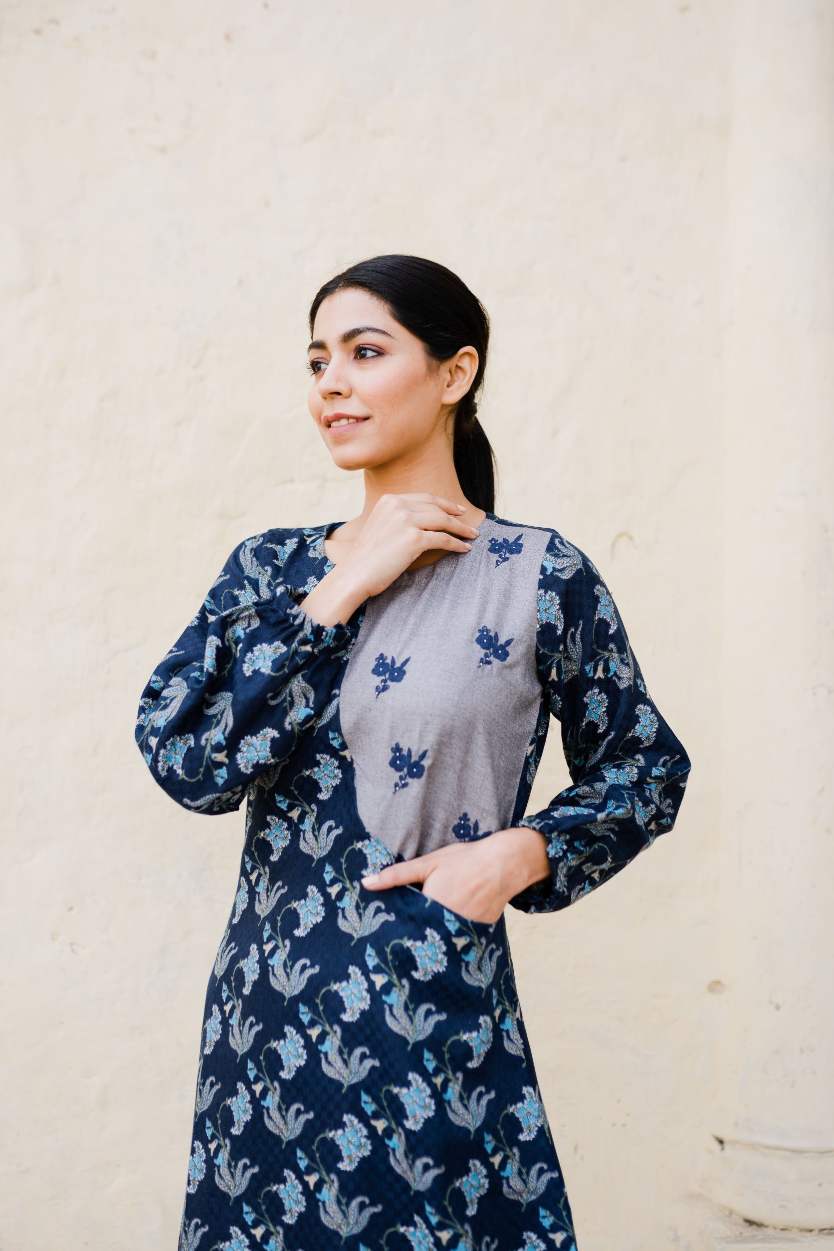 SUBAH DEEP BLUE POCKET SET- SET OF 2 Naaz By Noor