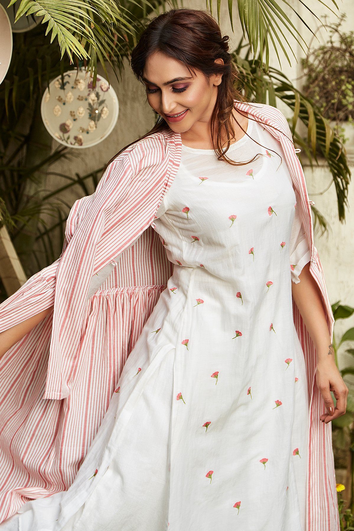 White Kurta With Pink Cape - Naaz By Noor