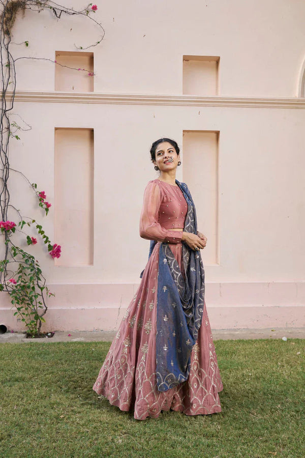 How to Choose the Perfect Designer Lehenga for Women Online