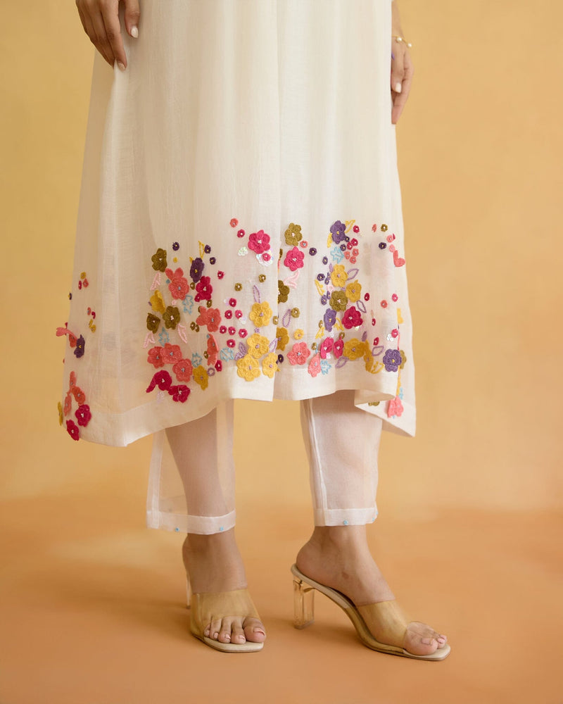 BEAUTIFUL FLOWER CHILD- SET OF 3( KURTA,PANT& DUPATTA) Naaz By Noor 