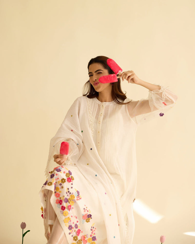 BEAUTIFUL FLOWER CHILD- SET OF 3( KURTA,PANT& DUPATTA) Naaz By Noor 