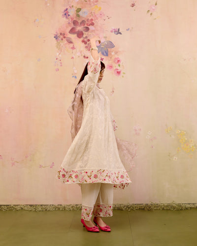 EMBROIDERED WHITE-SET OF 3 ( KURTA, PANT & DUPATTA) Naaz By Noor 