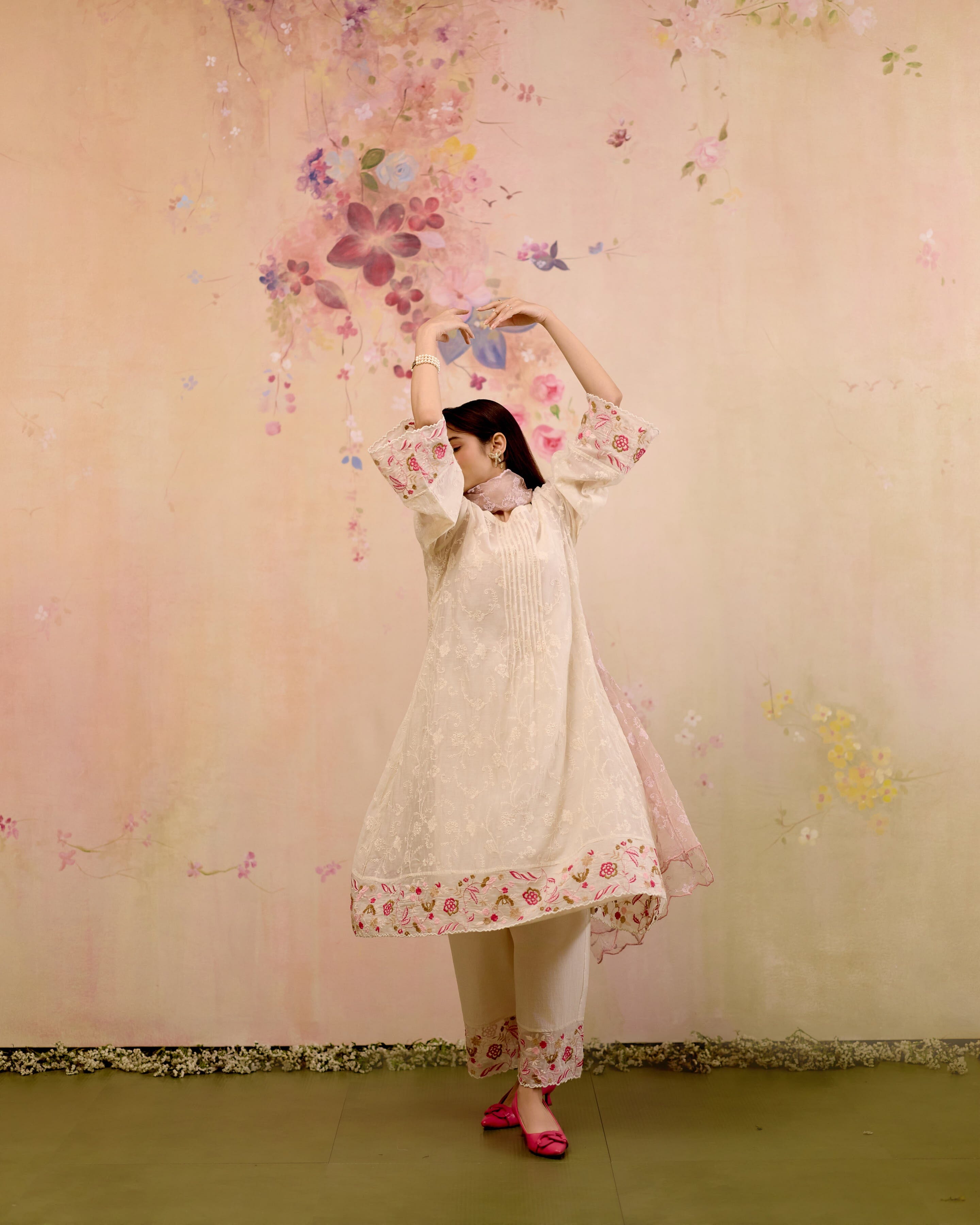 EMBROIDERED WHITE-SET OF 3 ( KURTA, PANT & DUPATTA) Naaz By Noor 