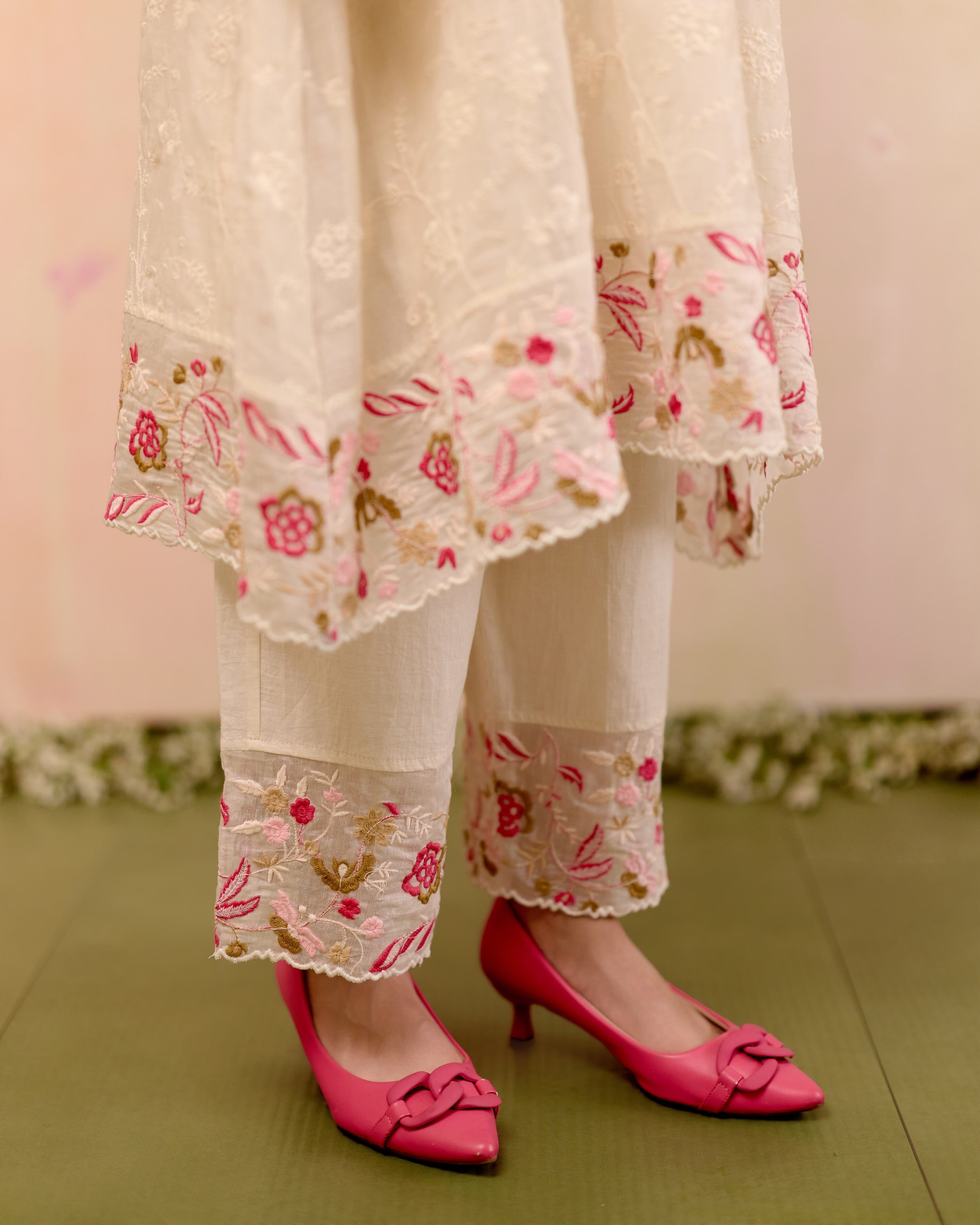 EMBROIDERED WHITE-SET OF 3 ( KURTA, PANT & DUPATTA) Naaz By Noor 