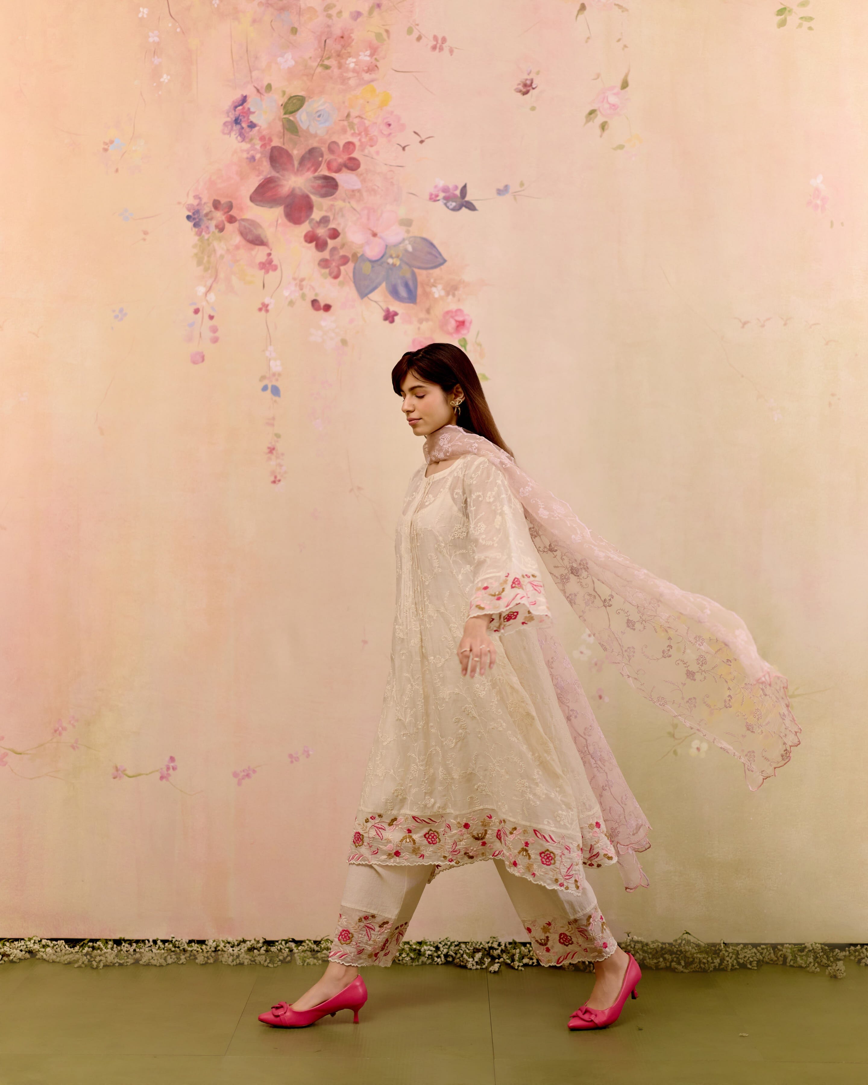 EMBROIDERED WHITE-SET OF 3 ( KURTA, PANT & DUPATTA) Naaz By Noor 