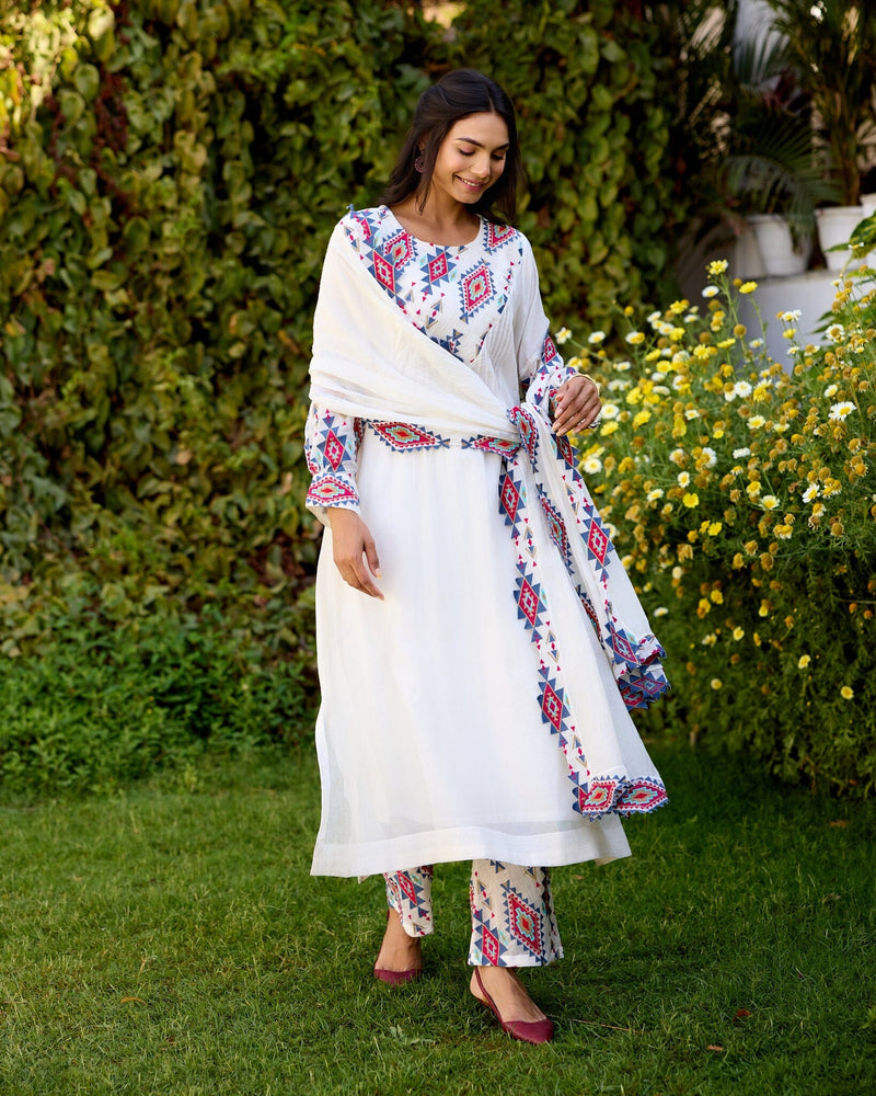 FREE FLOWER CHILD-SET OF 3( KURTA, PANT & DUPATTA) Naaz By Noor 