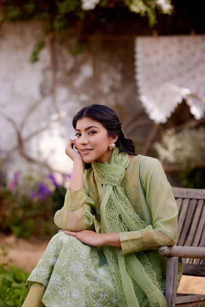 GREEN LADY'S MANTLE fields -set of 3(kurta, pant & dupatta) Naaz By Noor 