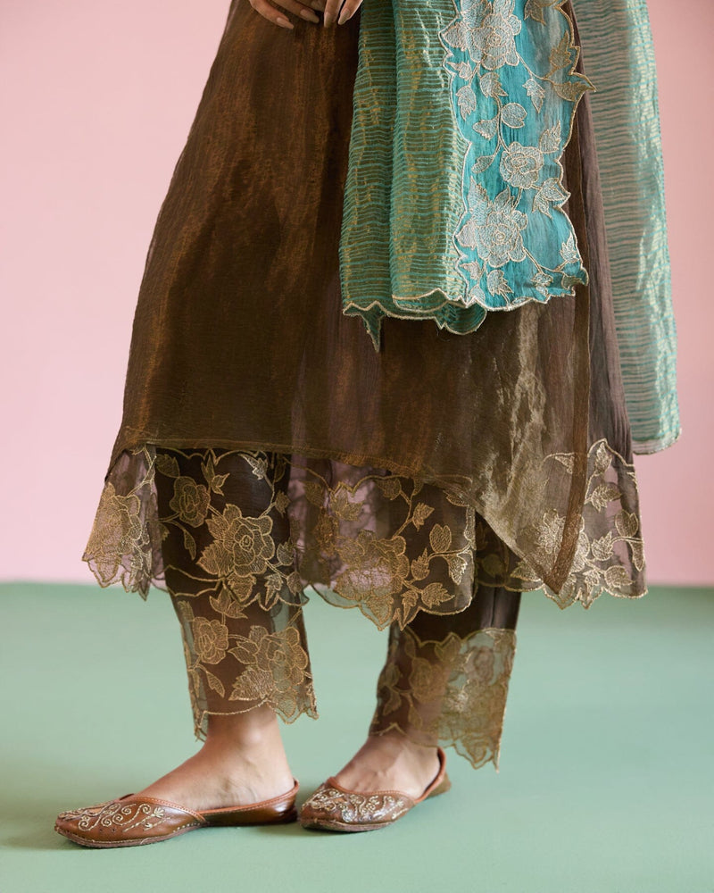 JOR BAAGH BRONZE-SET OF 3 ( kurta, pant & dupatta) Naaz By Noor 