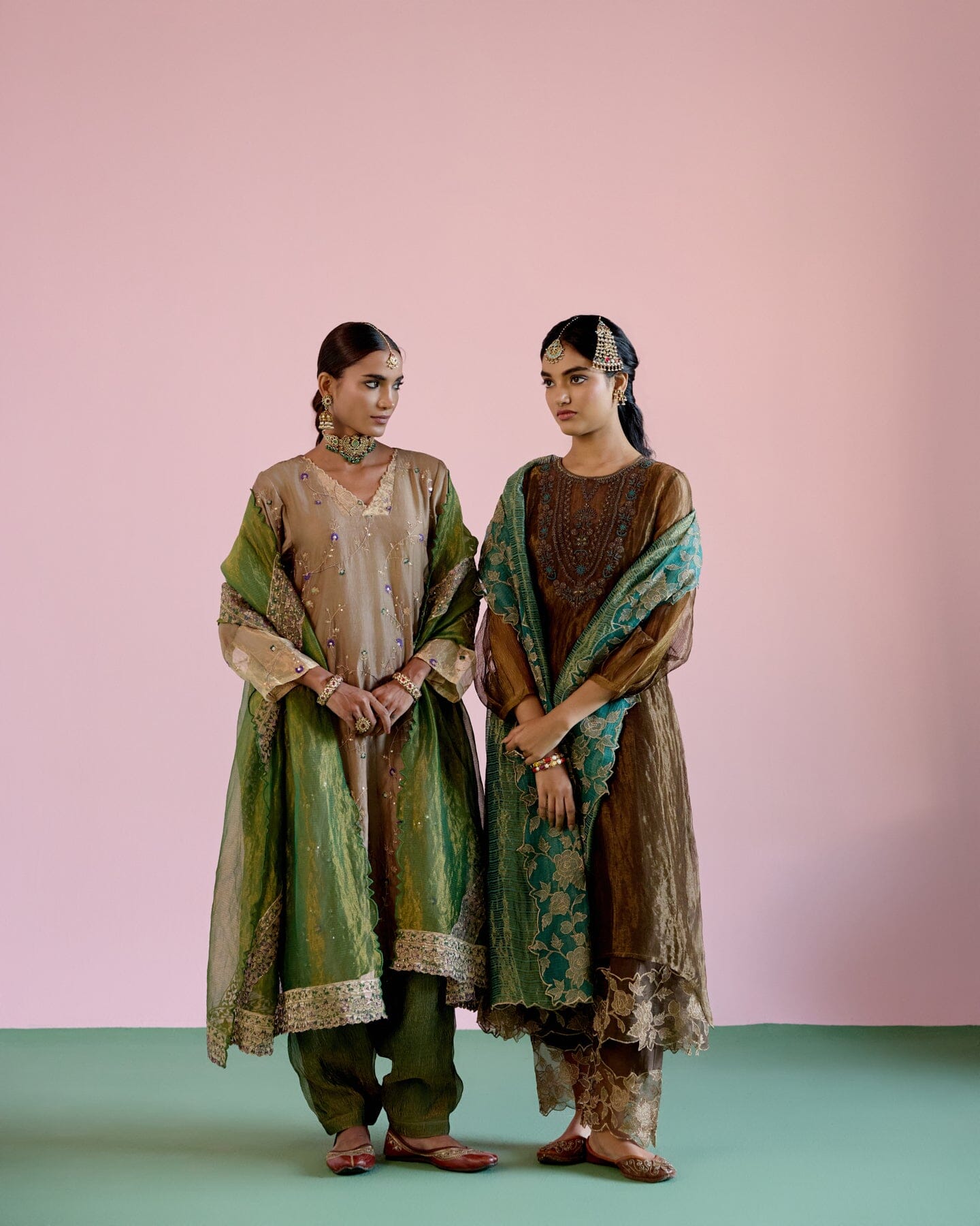 JOR BAAGH BRONZE-SET OF 3 ( kurta, pant & dupatta) Naaz By Noor 
