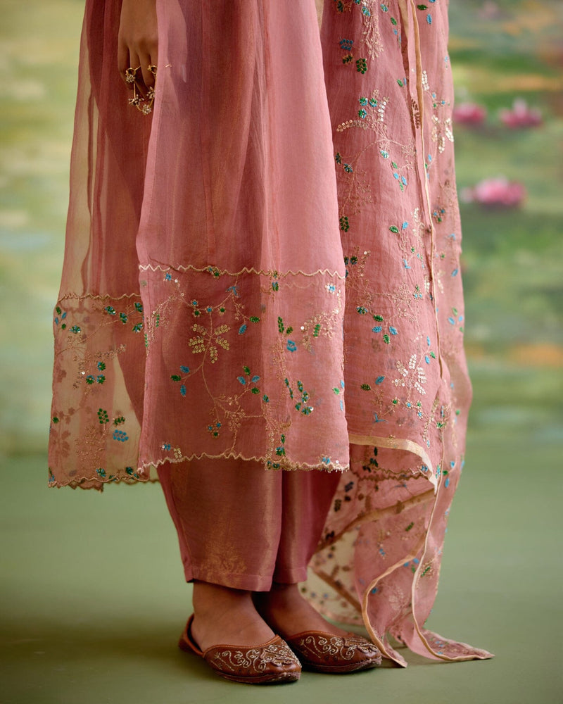 JOR BAAGH DUSKY PINK- SET OF 3 ( kurta, pant & dupatta) Naaz By Noor 