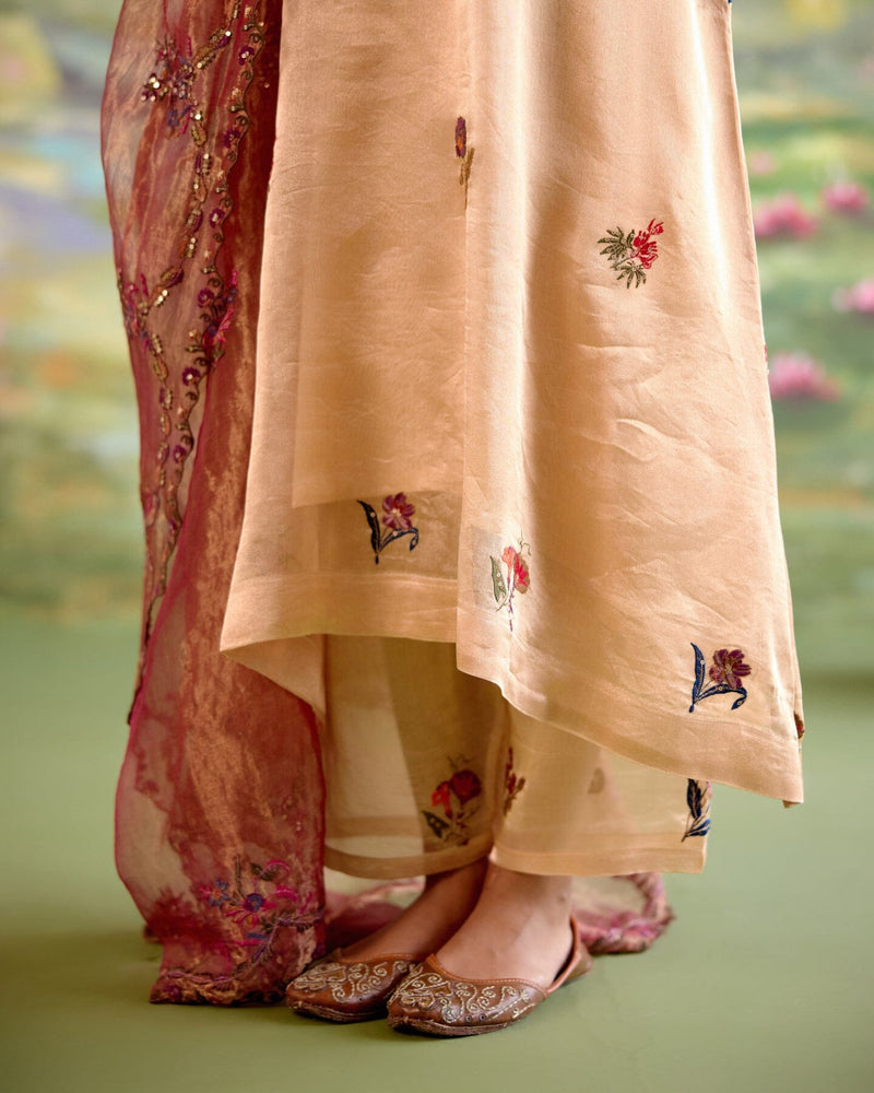 JOR BAAGH GOLD-SET OF 3(kurta,pant & dupatta) Naaz By Noor 