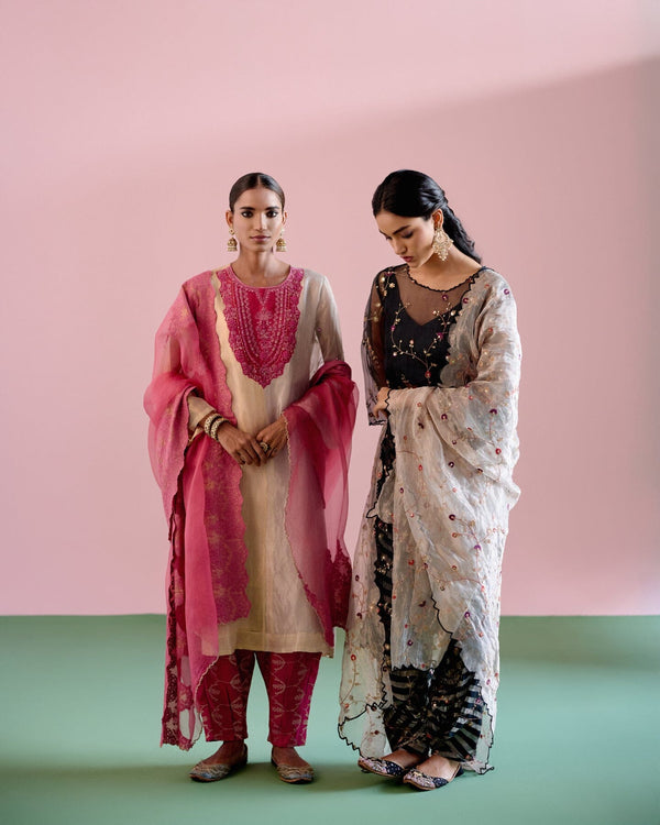 JOR BAAGH GOLD & SILVER- SET OF 3( kurta, pant & dupatta) Naaz By Noor 