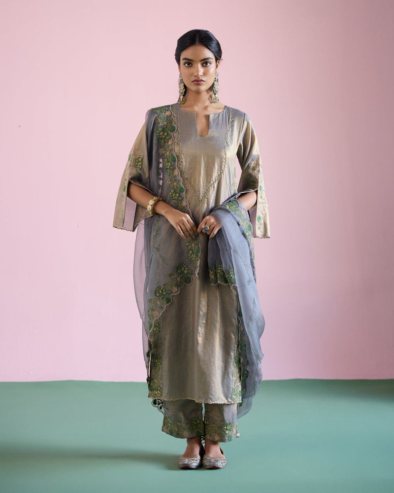 JOR BAAGH LIVID- SET OF 3 ( kurta,pant & dupatta) Naaz By Noor 