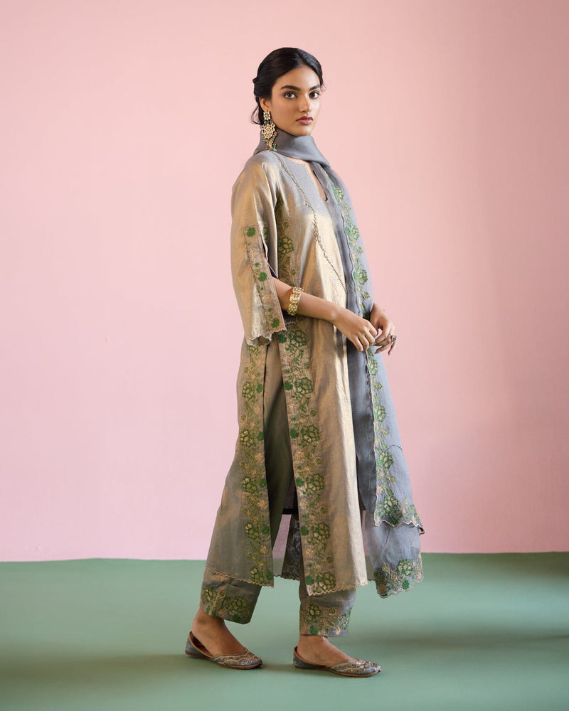 JOR BAAGH LIVID- SET OF 3 ( kurta,pant & dupatta) Naaz By Noor 